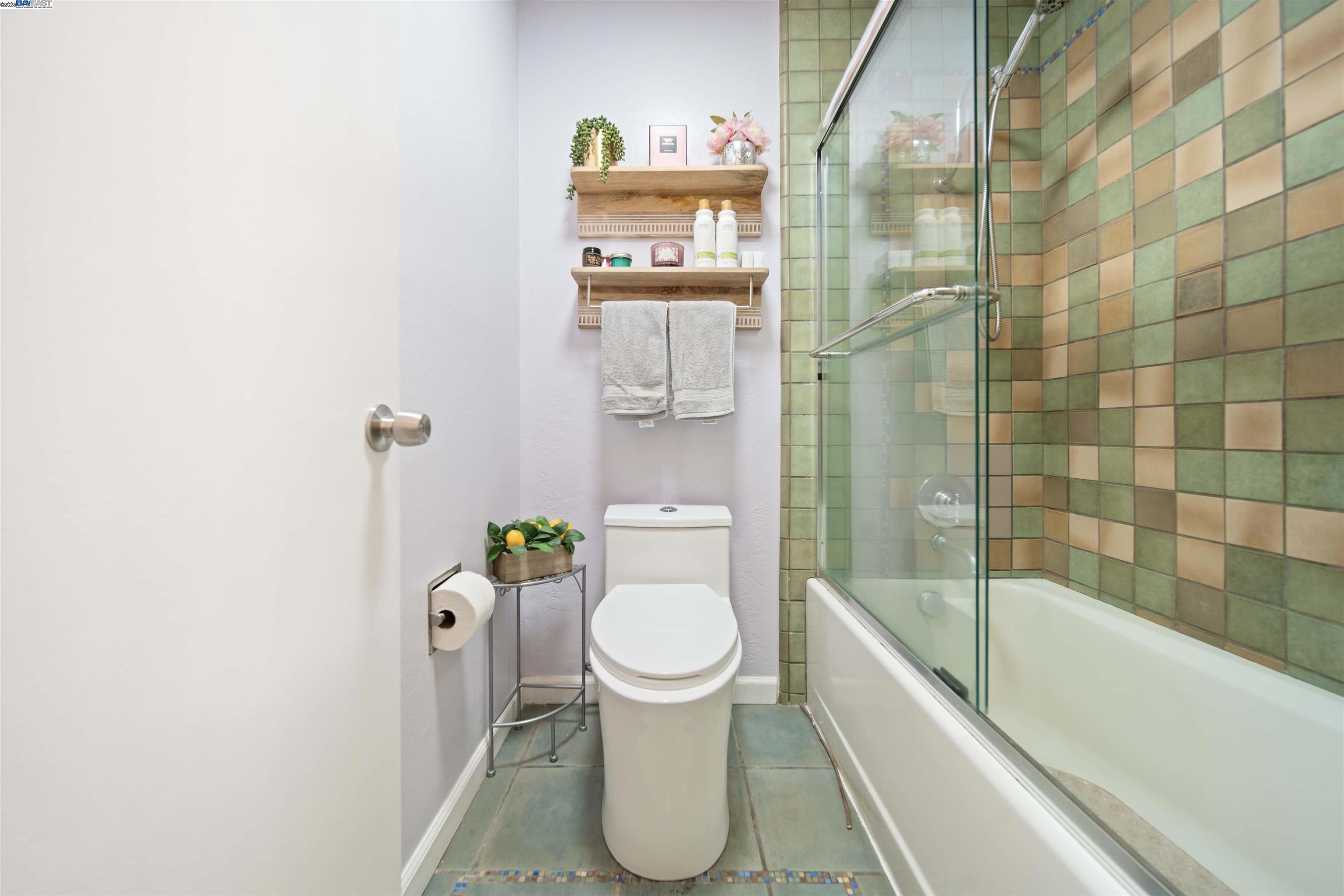 Detail Gallery Image 22 of 30 For 2716 Oak Rd #111,  Walnut Creek,  CA 94597 - 2 Beds | 1 Baths