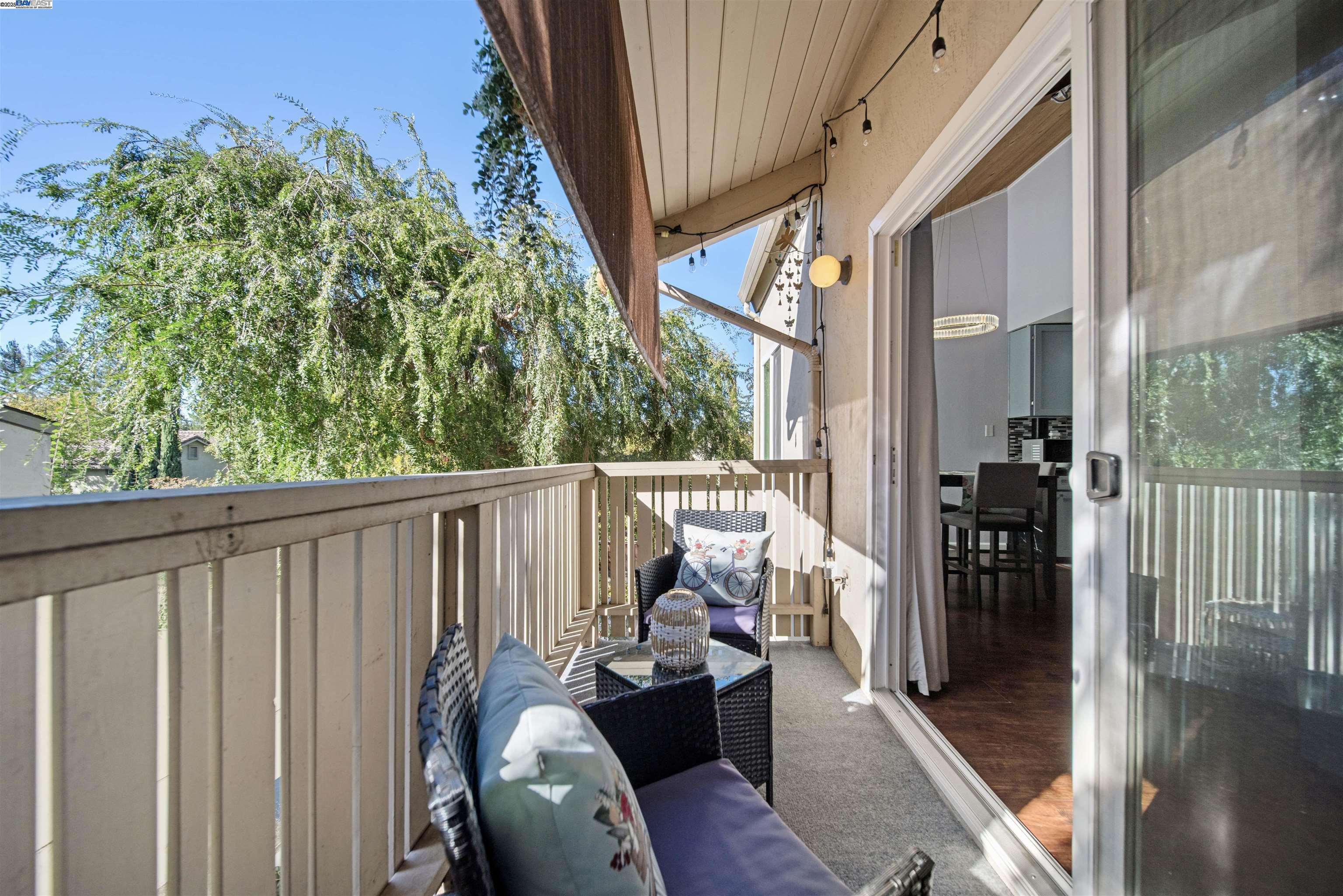 Detail Gallery Image 24 of 30 For 2716 Oak Rd #111,  Walnut Creek,  CA 94597 - 2 Beds | 1 Baths