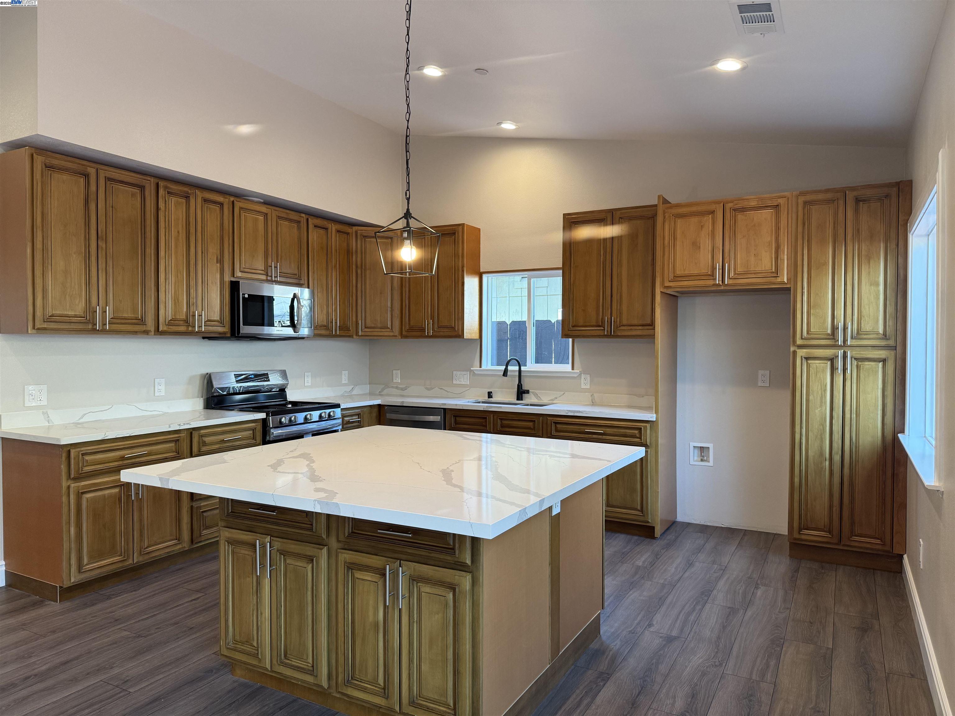 Detail Gallery Image 11 of 27 For 130 Mcgregor St, Merced,  CA 95341 - 4 Beds | 2/1 Baths