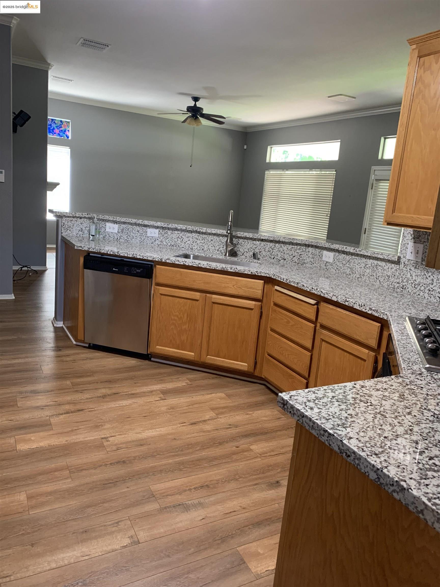 Detail Gallery Image 7 of 15 For 651 Wildrose Way, Brentwood,  CA 94513 - 3 Beds | 2 Baths