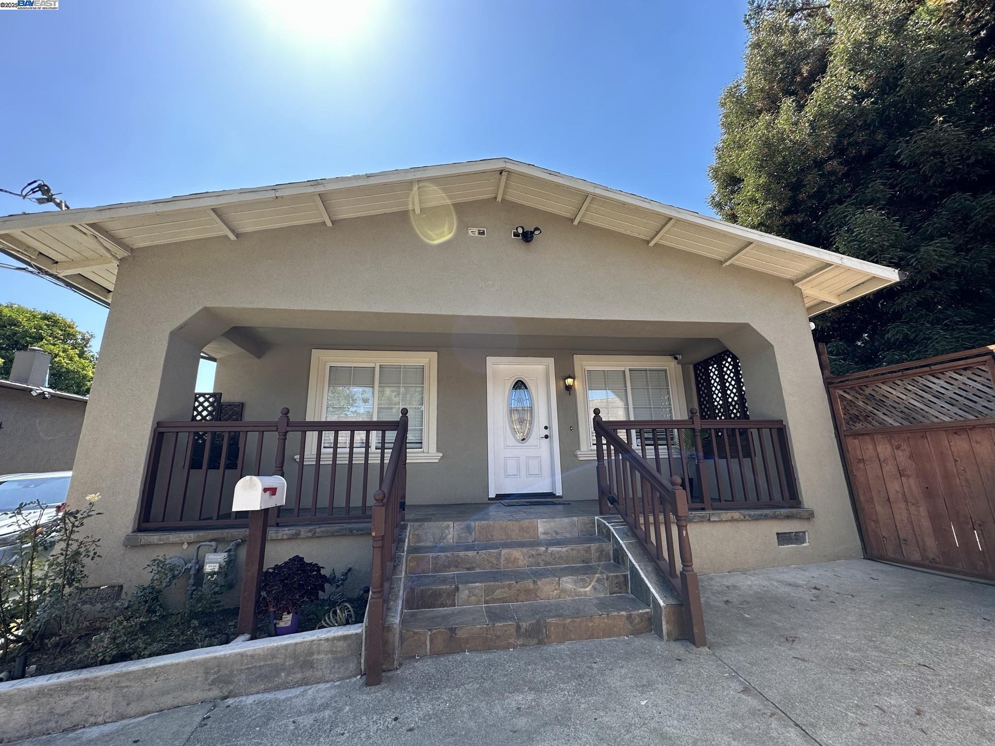Detail Gallery Image 1 of 17 For 4239 Quigley Pl, Oakland,  CA 94619 - 2 Beds | 1 Baths
