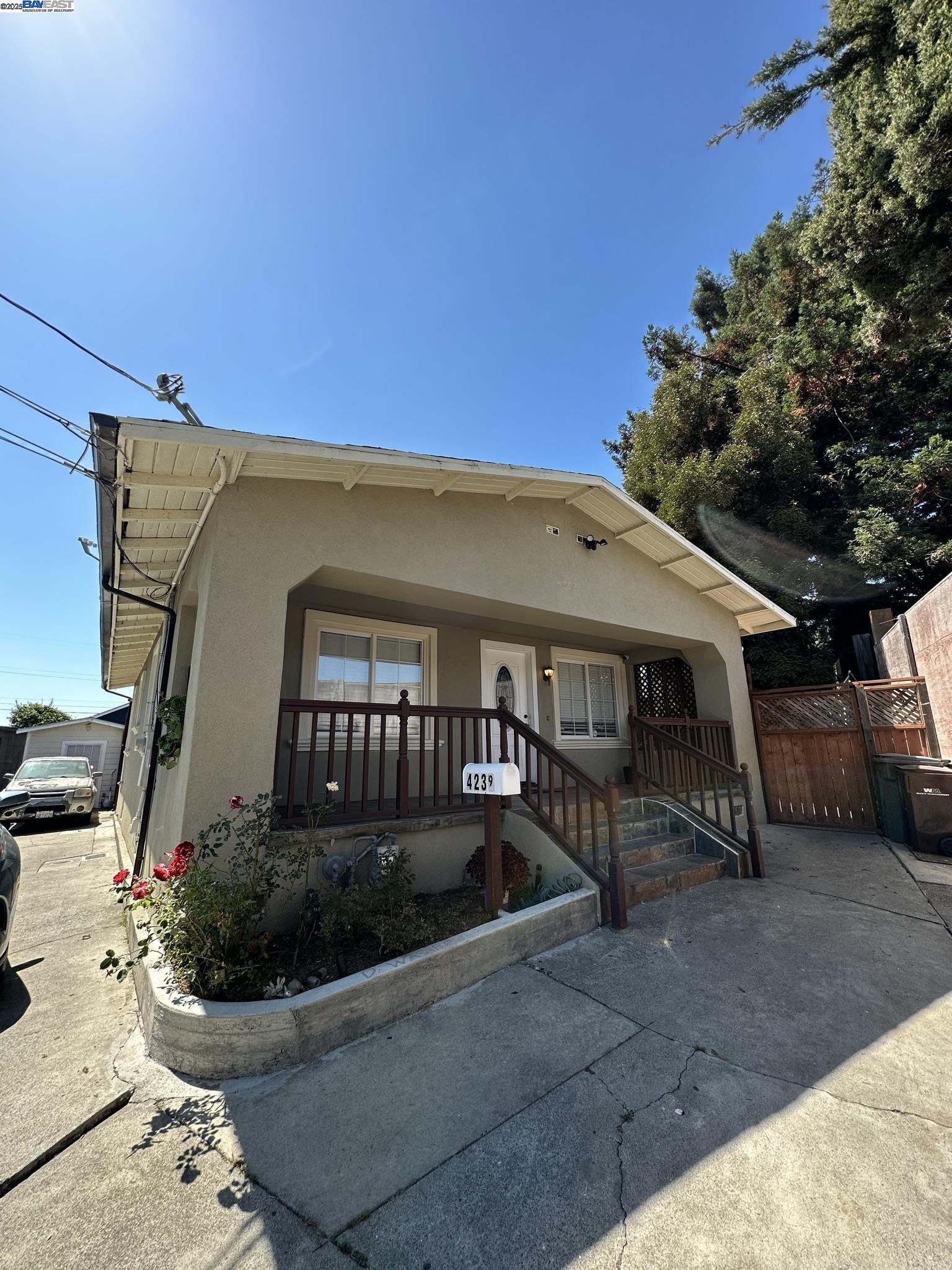 Detail Gallery Image 2 of 17 For 4239 Quigley Pl, Oakland,  CA 94619 - 2 Beds | 1 Baths