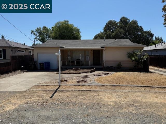 Detail Gallery Image 1 of 19 For 4044 Chestnut Ave, Concord,  CA 94519 - 3 Beds | 2 Baths