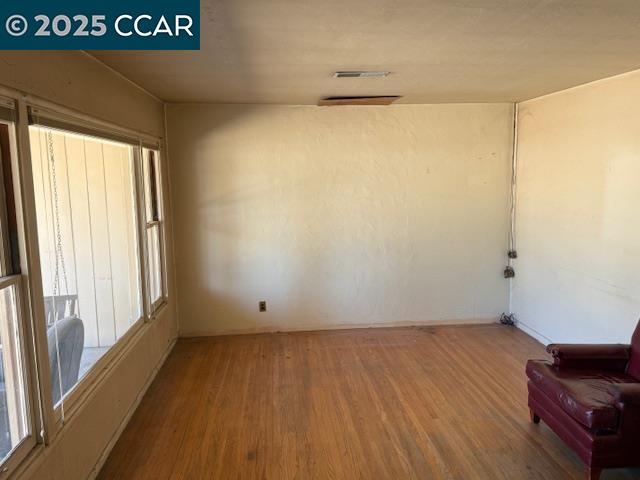 Detail Gallery Image 4 of 19 For 4044 Chestnut Ave, Concord,  CA 94519 - 3 Beds | 2 Baths
