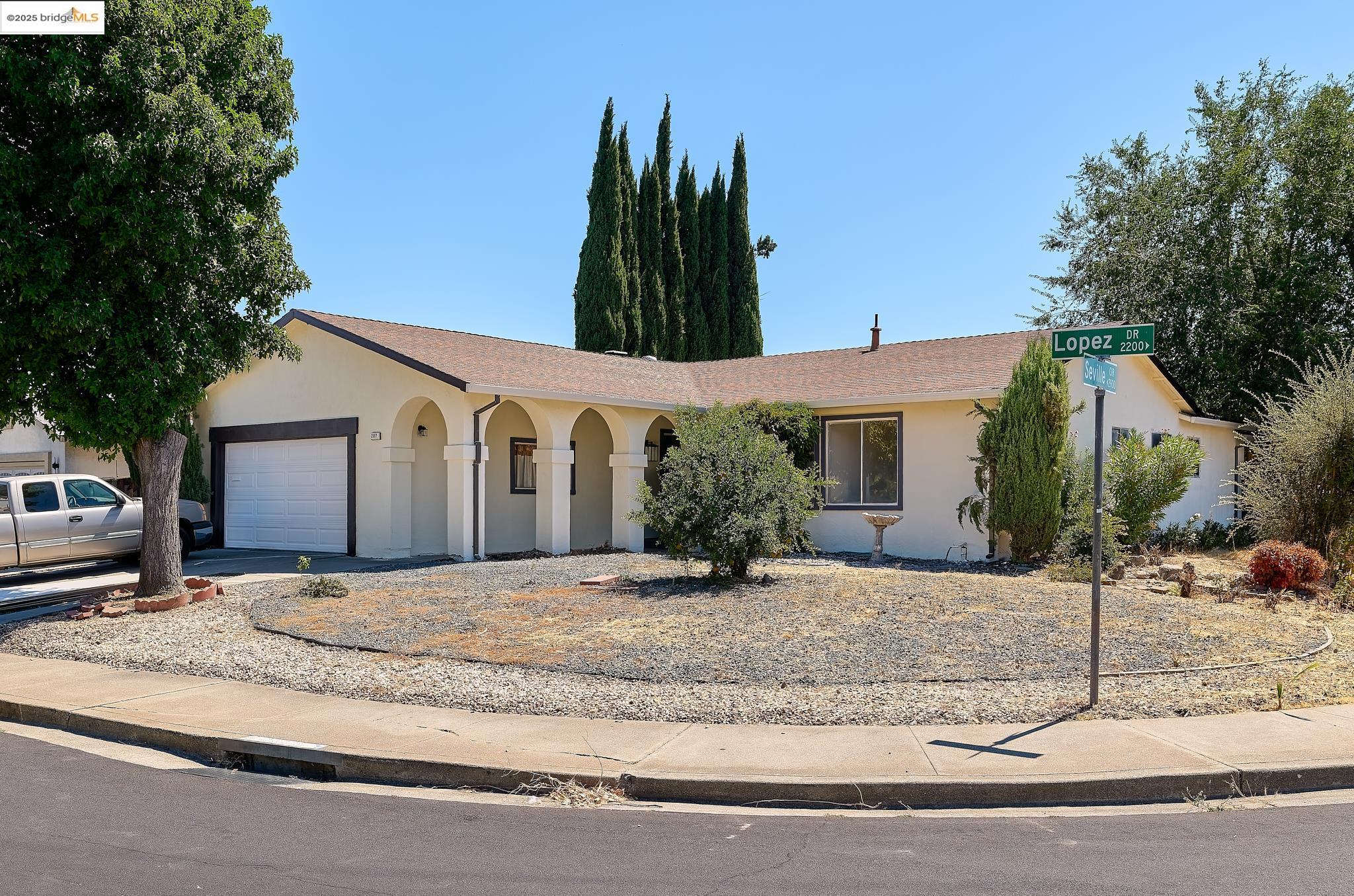 Detail Gallery Image 1 of 16 For 2117 Lopez, Antioch,  CA 94509 - 4 Beds | 2 Baths