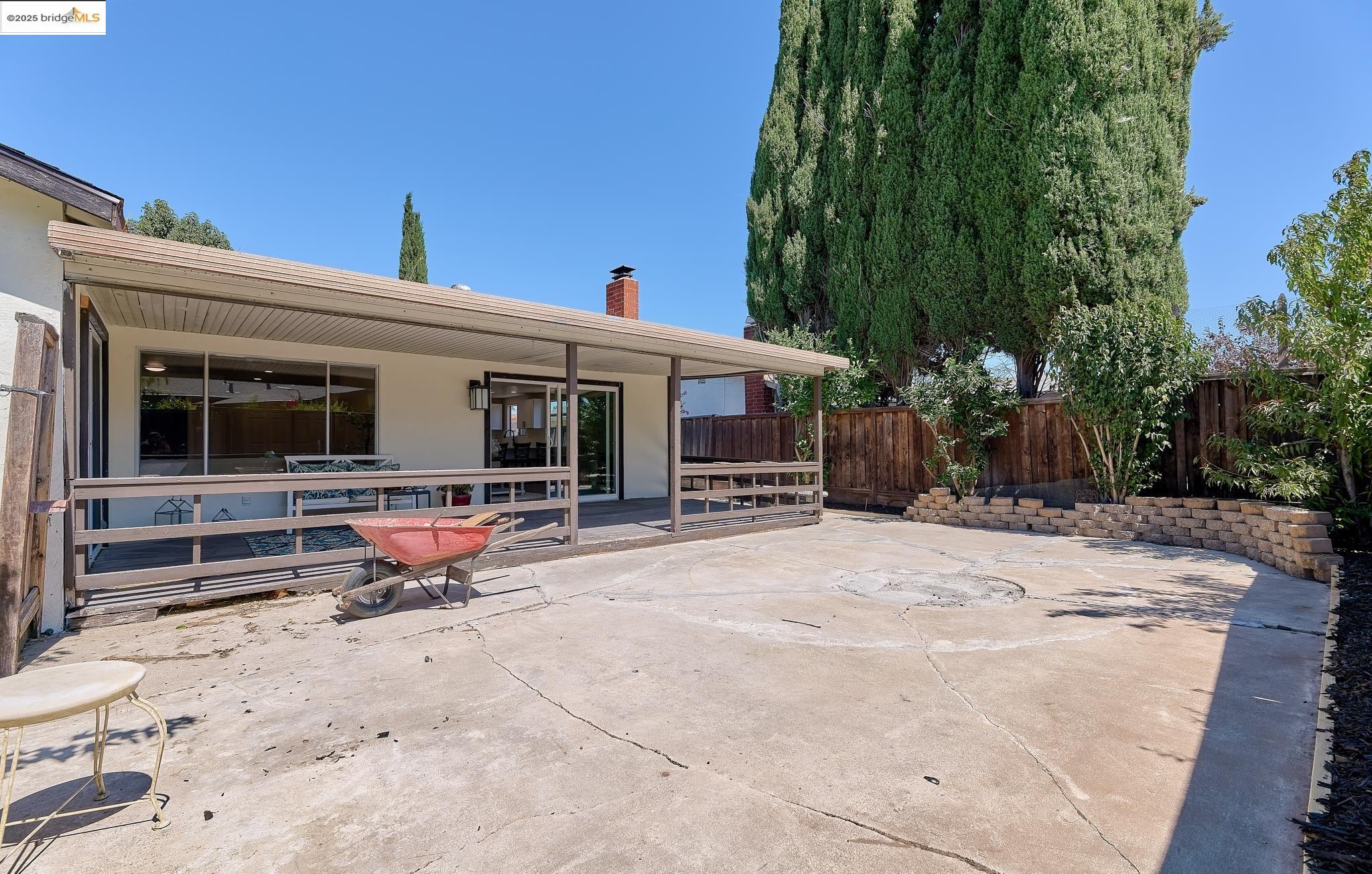 Detail Gallery Image 4 of 16 For 2117 Lopez, Antioch,  CA 94509 - 4 Beds | 2 Baths