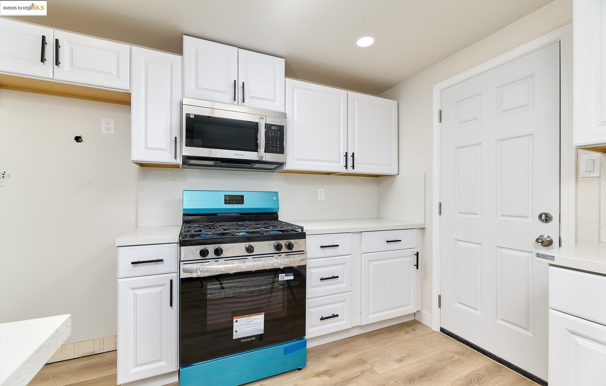 Detail Gallery Image 9 of 16 For 2117 Lopez, Antioch,  CA 94509 - 4 Beds | 2 Baths