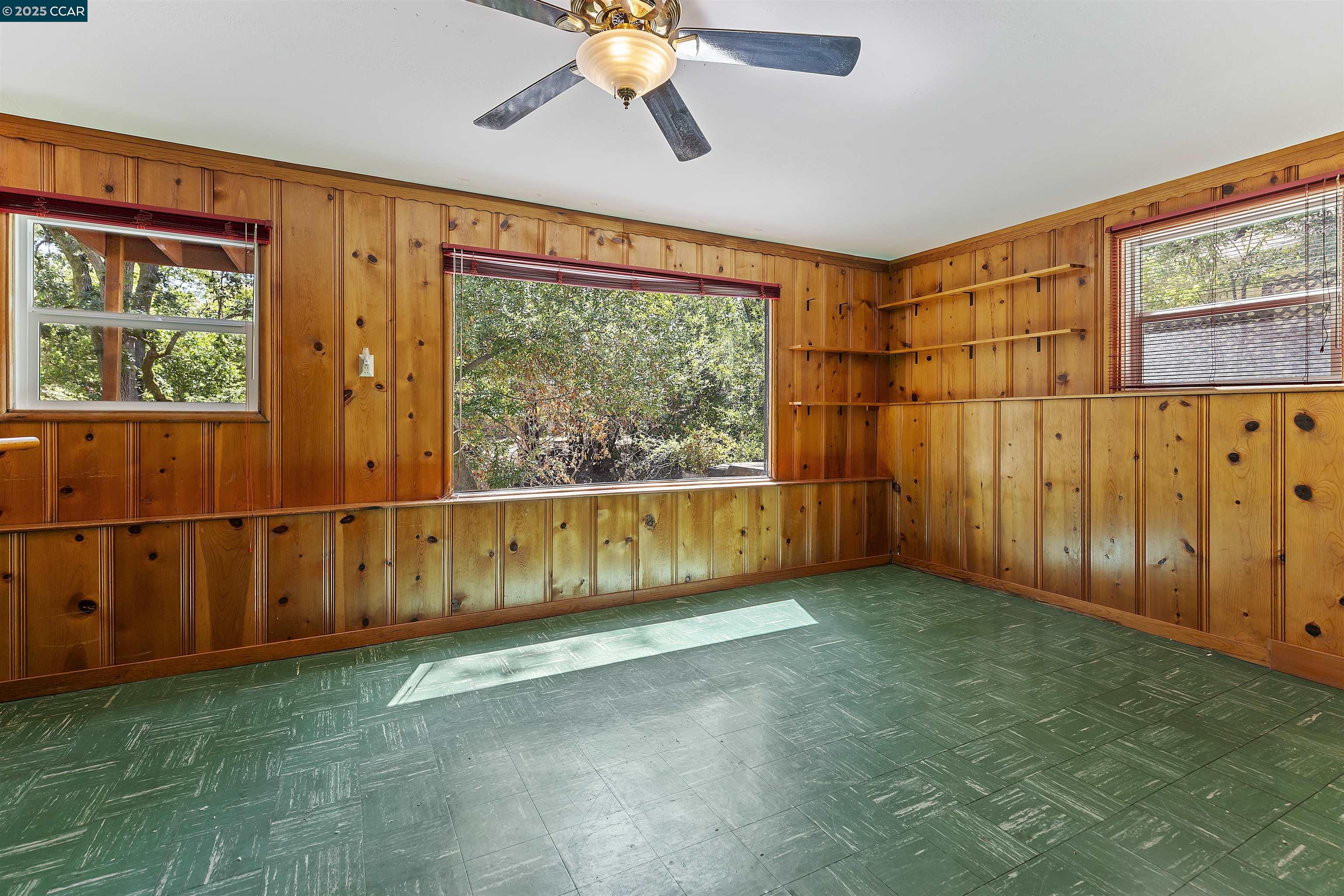 Detail Gallery Image 17 of 25 For 15 Los Amigos, Orinda,  CA 94563 - 3 Beds | 2 Baths