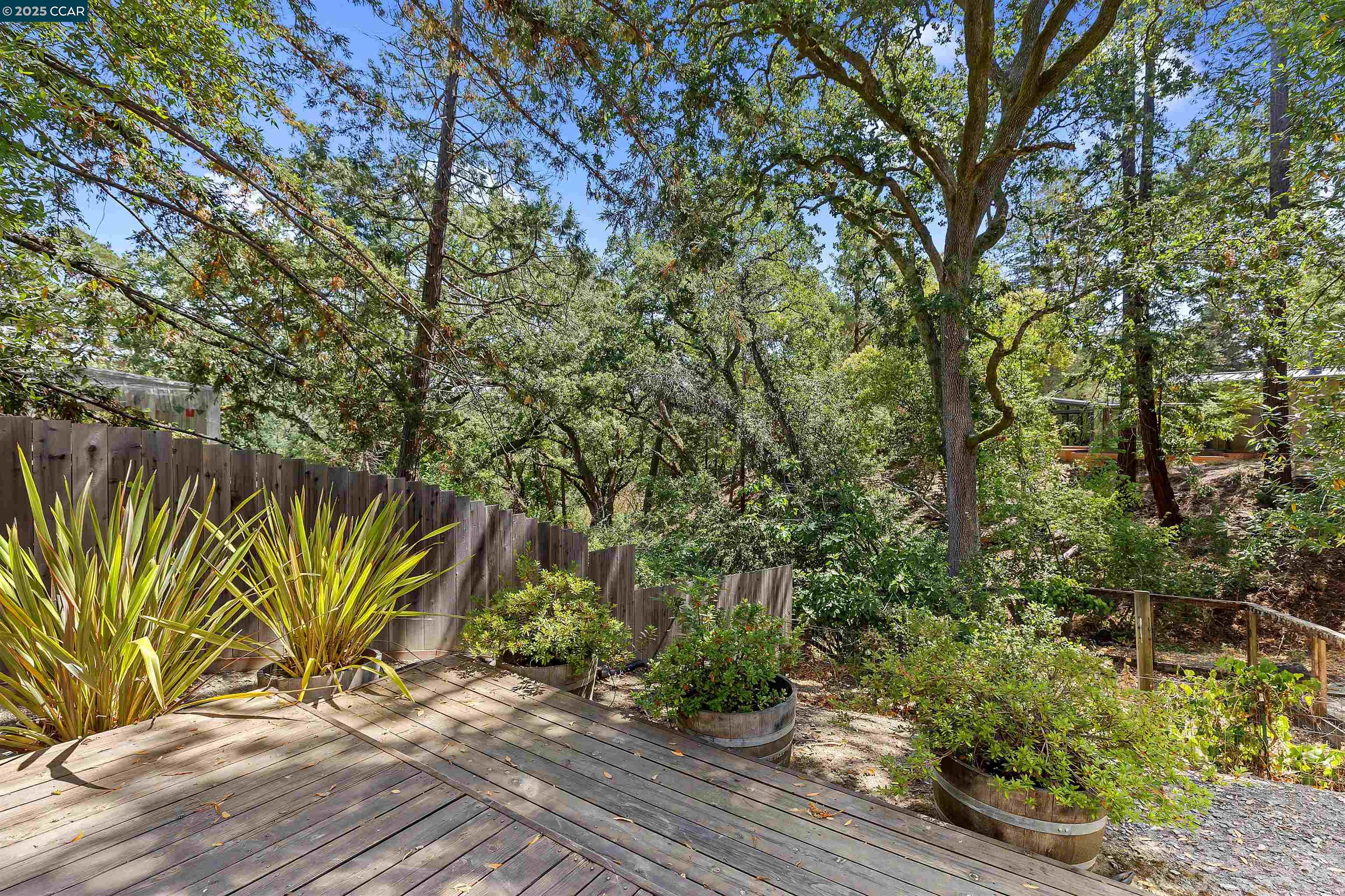 Detail Gallery Image 21 of 25 For 15 Los Amigos, Orinda,  CA 94563 - 3 Beds | 2 Baths