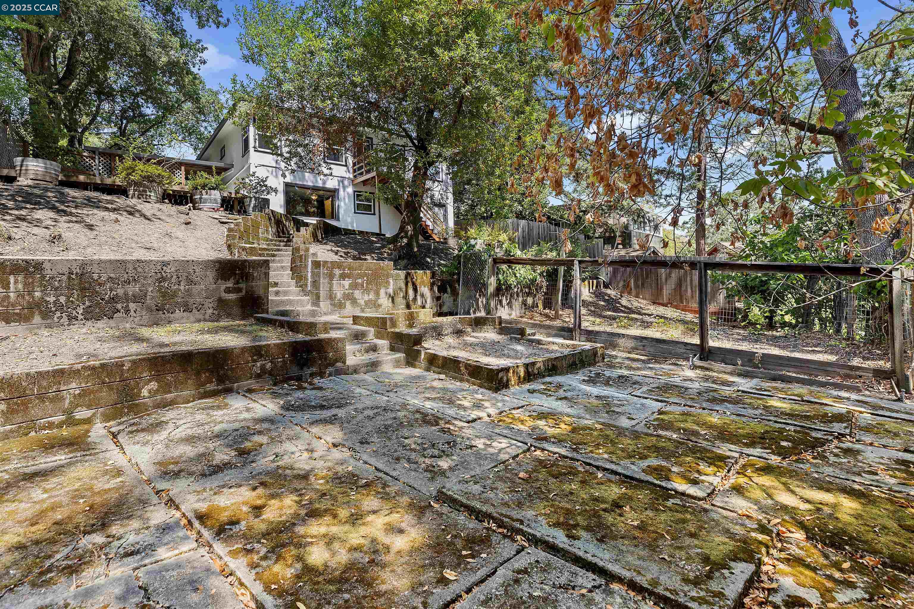 Detail Gallery Image 24 of 25 For 15 Los Amigos, Orinda,  CA 94563 - 3 Beds | 2 Baths