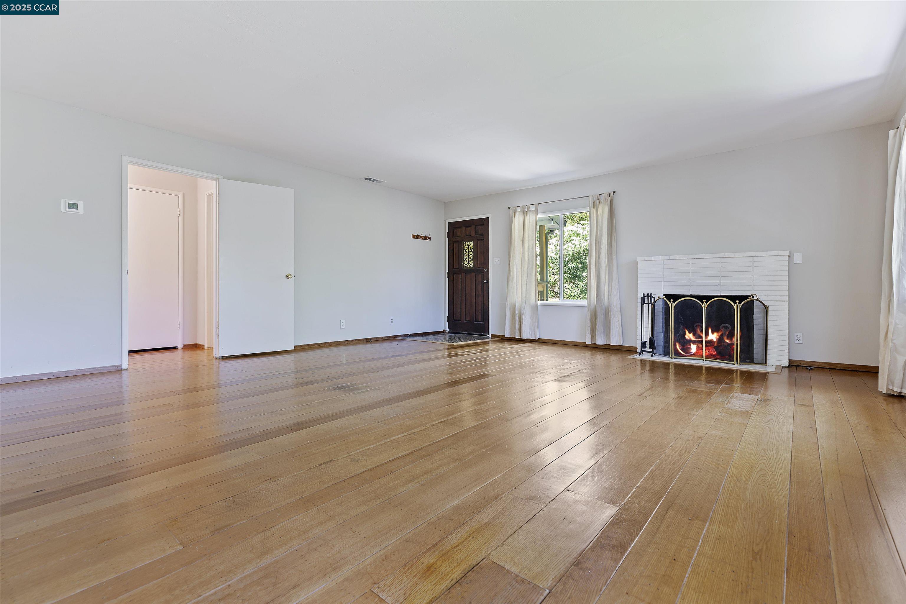 Detail Gallery Image 5 of 25 For 15 Los Amigos, Orinda,  CA 94563 - 3 Beds | 2 Baths