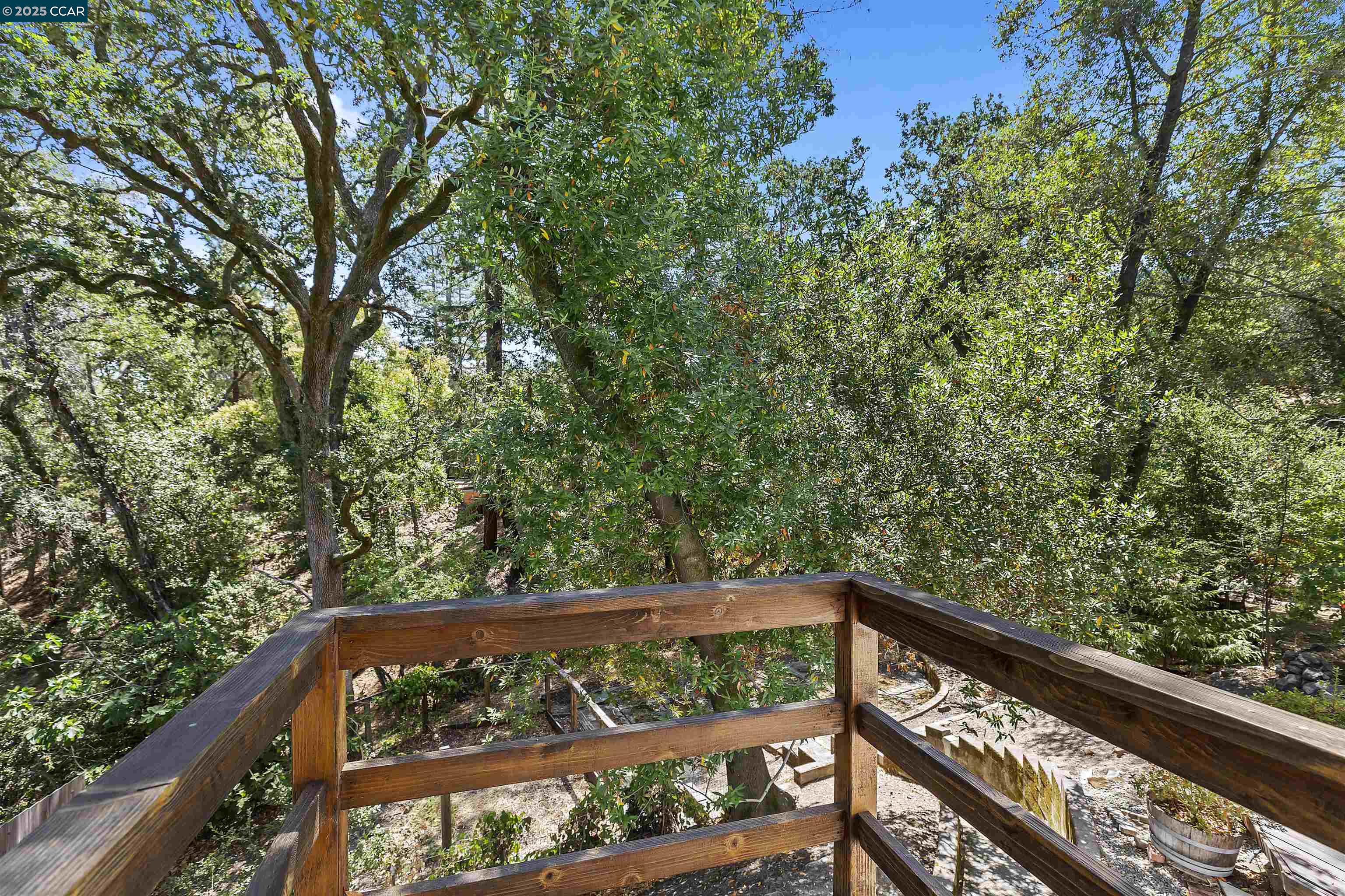 Detail Gallery Image 8 of 25 For 15 Los Amigos, Orinda,  CA 94563 - 3 Beds | 2 Baths