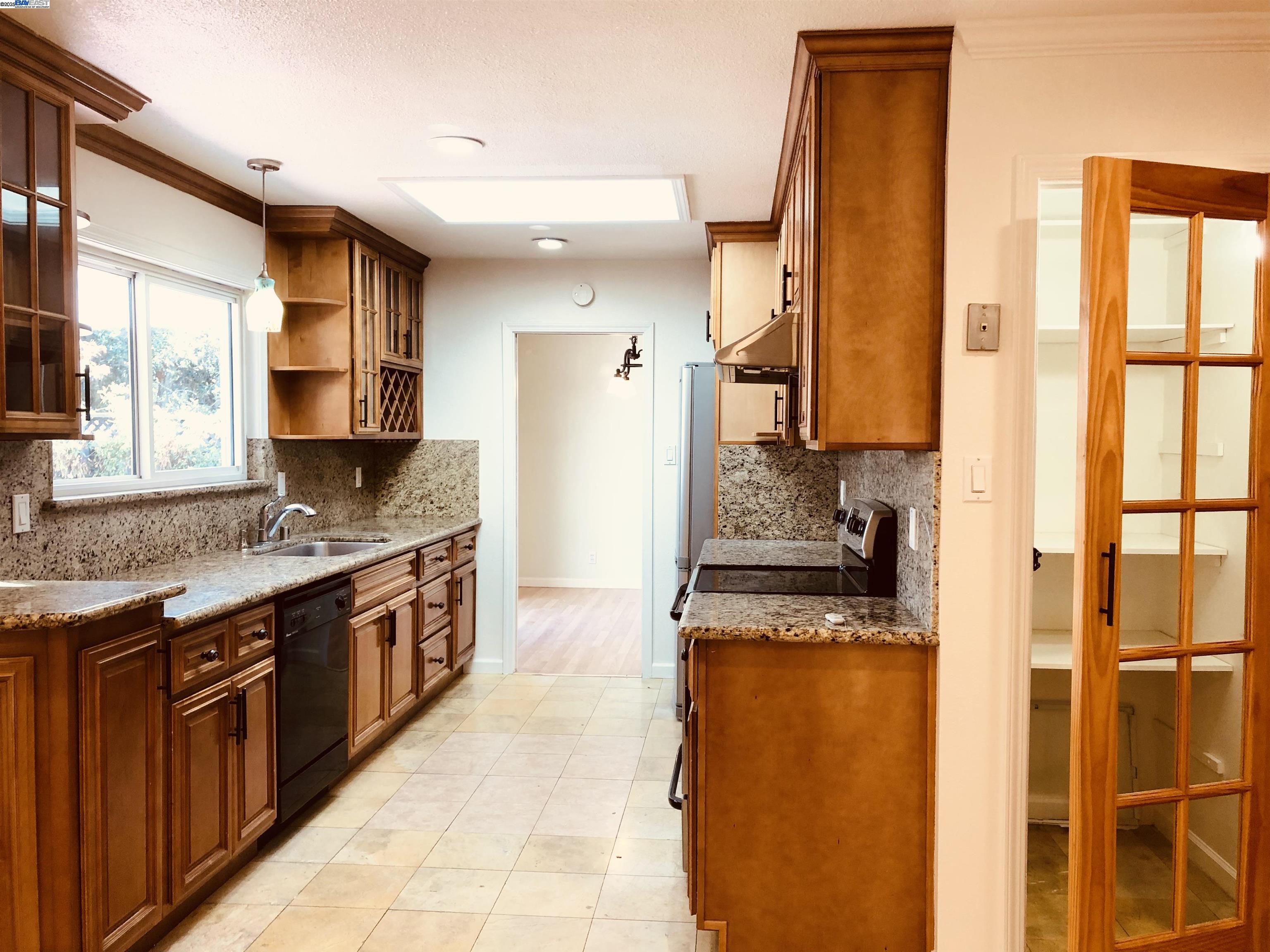 Detail Gallery Image 13 of 33 For 4902 Everglades Park Dr, Fremont,  CA 94538 - 4 Beds | 2 Baths