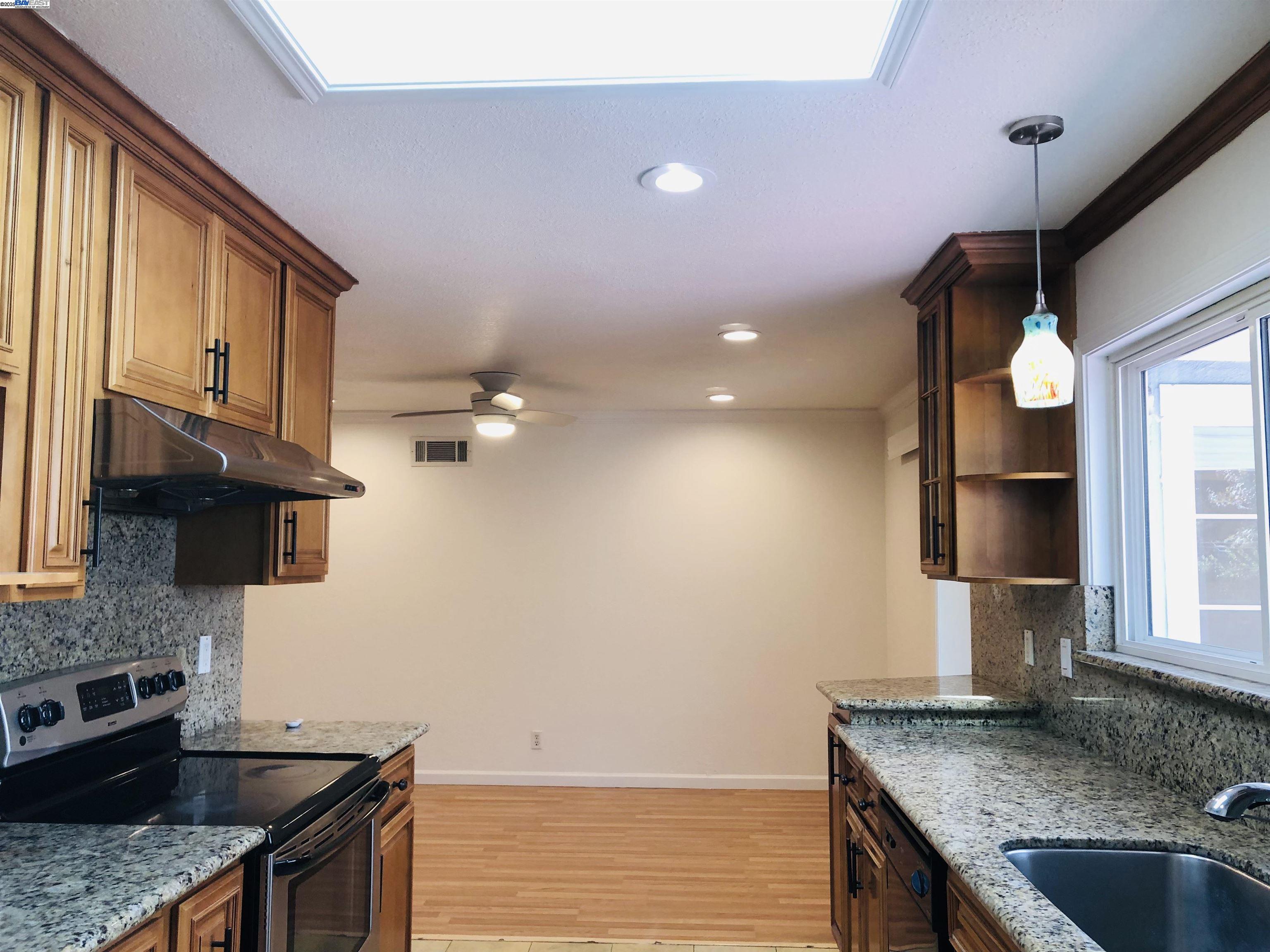 Detail Gallery Image 15 of 33 For 4902 Everglades Park Dr, Fremont,  CA 94538 - 4 Beds | 2 Baths