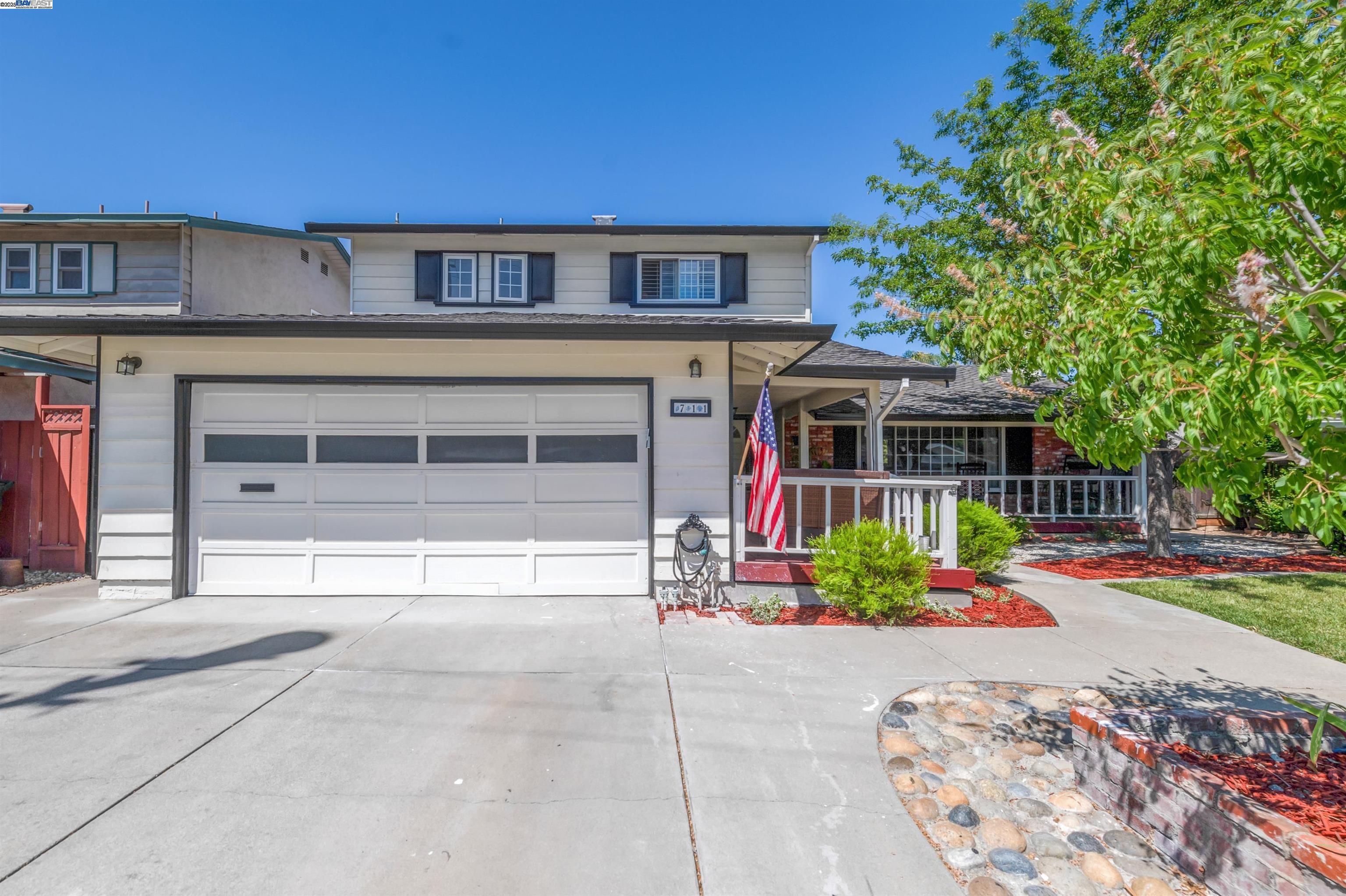 Detail Gallery Image 2 of 8 For 711 Catalina Drive, Livermore,  CA 94550 - 4 Beds | 3 Baths