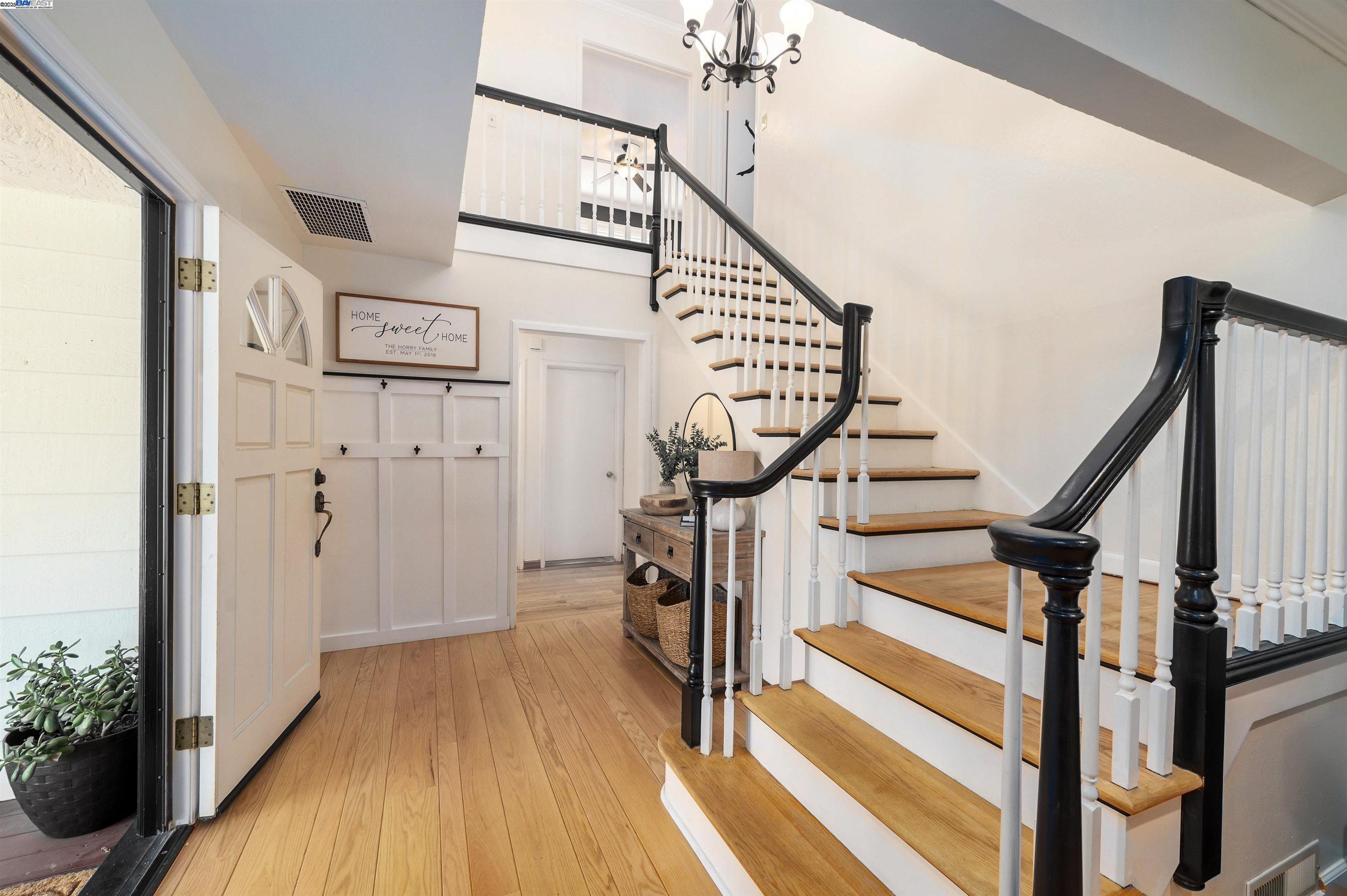 Detail Gallery Image 4 of 8 For 711 Catalina Drive, Livermore,  CA 94550 - 4 Beds | 3 Baths