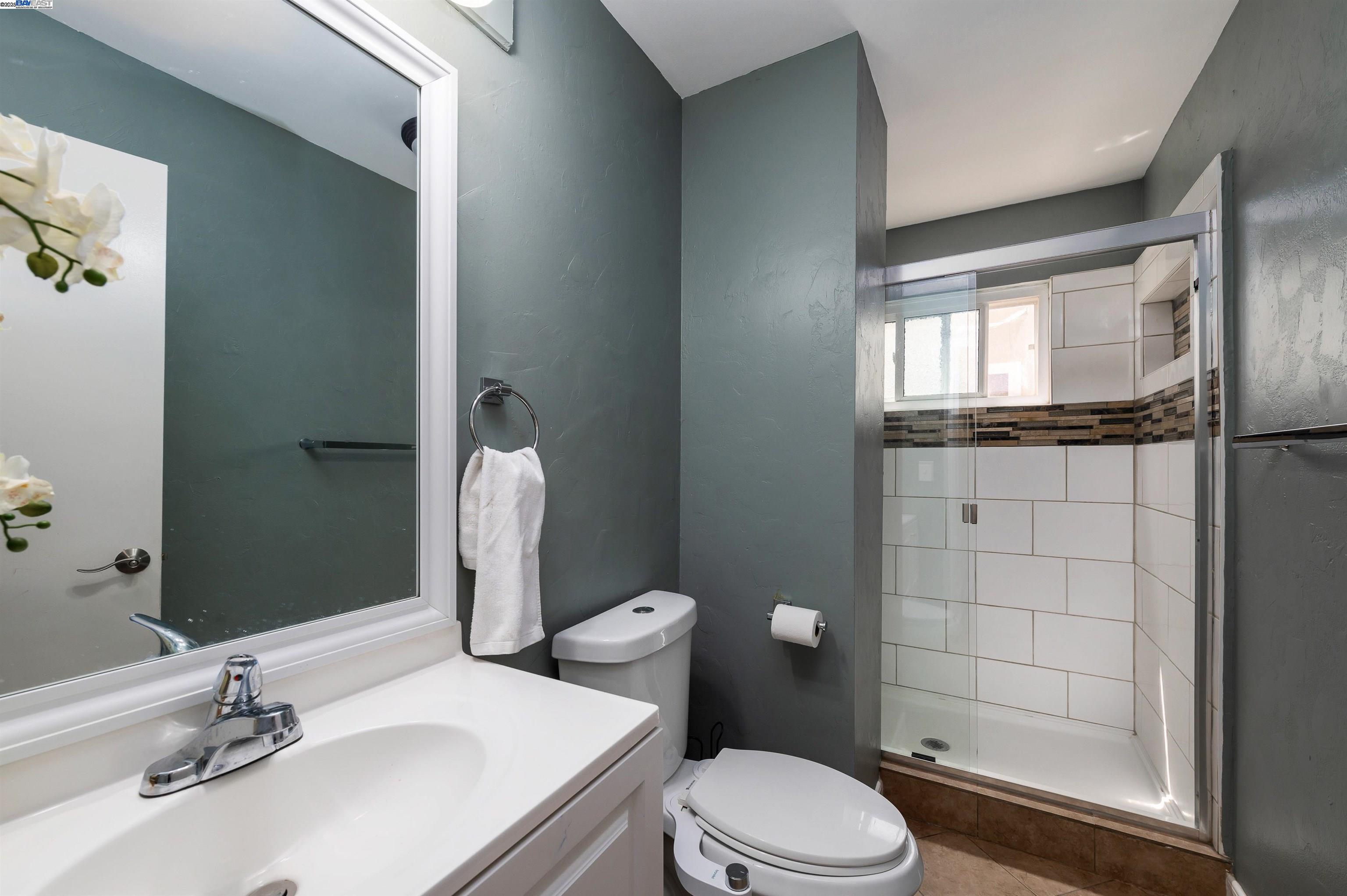 Detail Gallery Image 5 of 8 For 711 Catalina Drive, Livermore,  CA 94550 - 4 Beds | 3 Baths