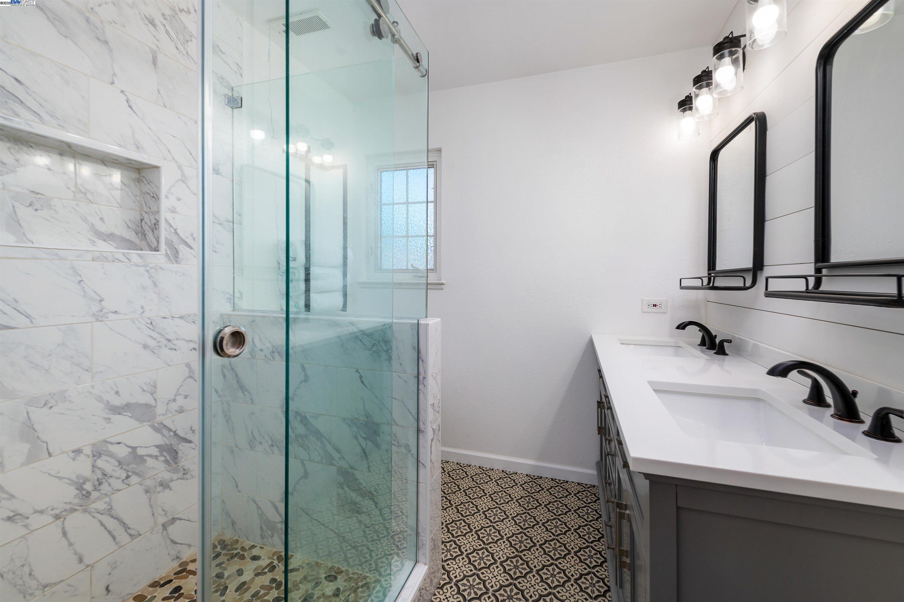 Detail Gallery Image 6 of 8 For 711 Catalina Drive, Livermore,  CA 94550 - 4 Beds | 3 Baths