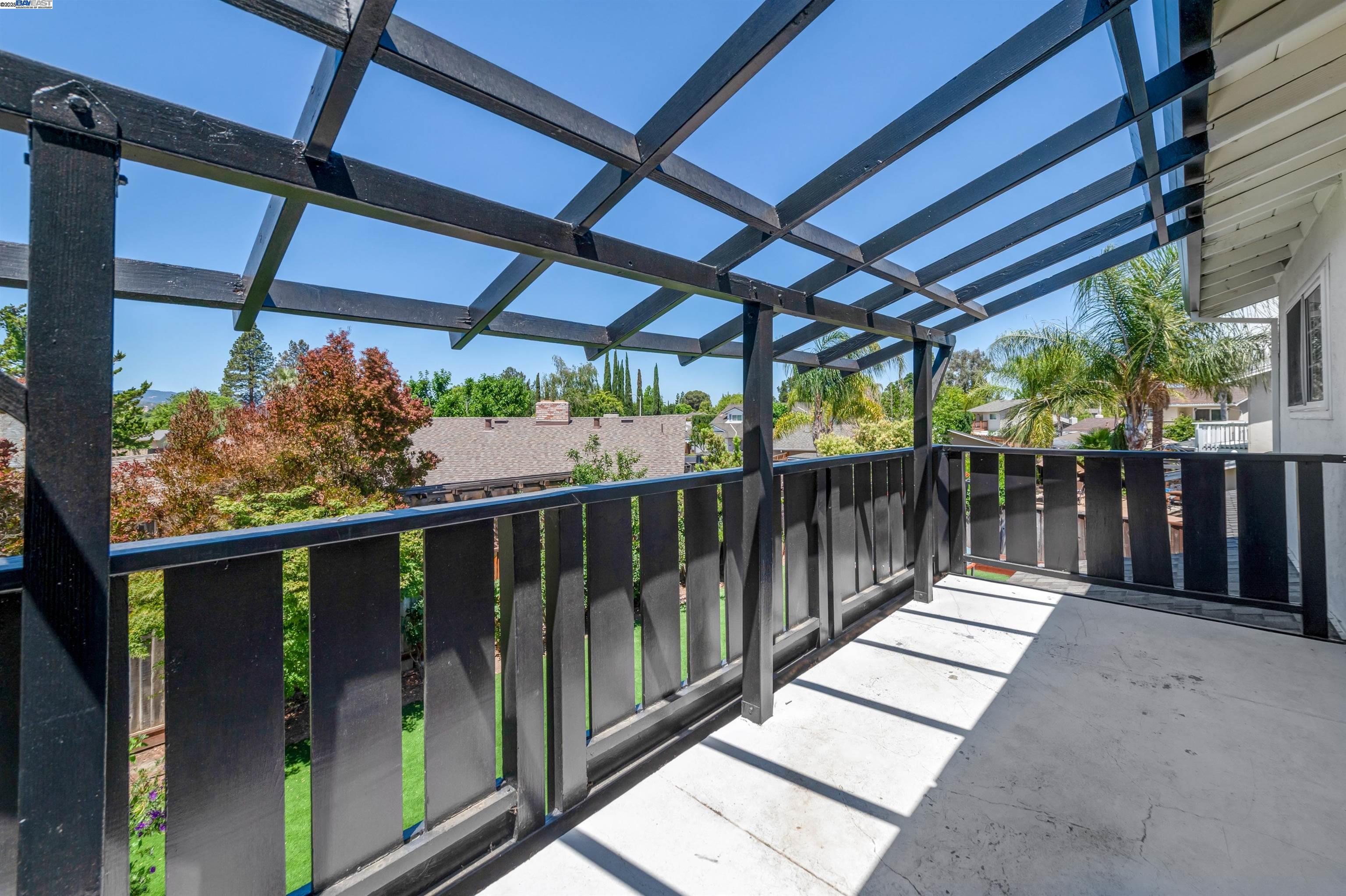 Detail Gallery Image 7 of 8 For 711 Catalina Drive, Livermore,  CA 94550 - 4 Beds | 3 Baths