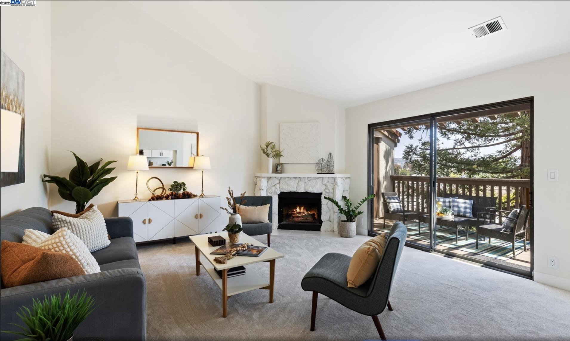 Detail Gallery Image 3 of 36 For 21062 Gary Dr #313,  Hayward,  CA 94546 - 2 Beds | 2 Baths