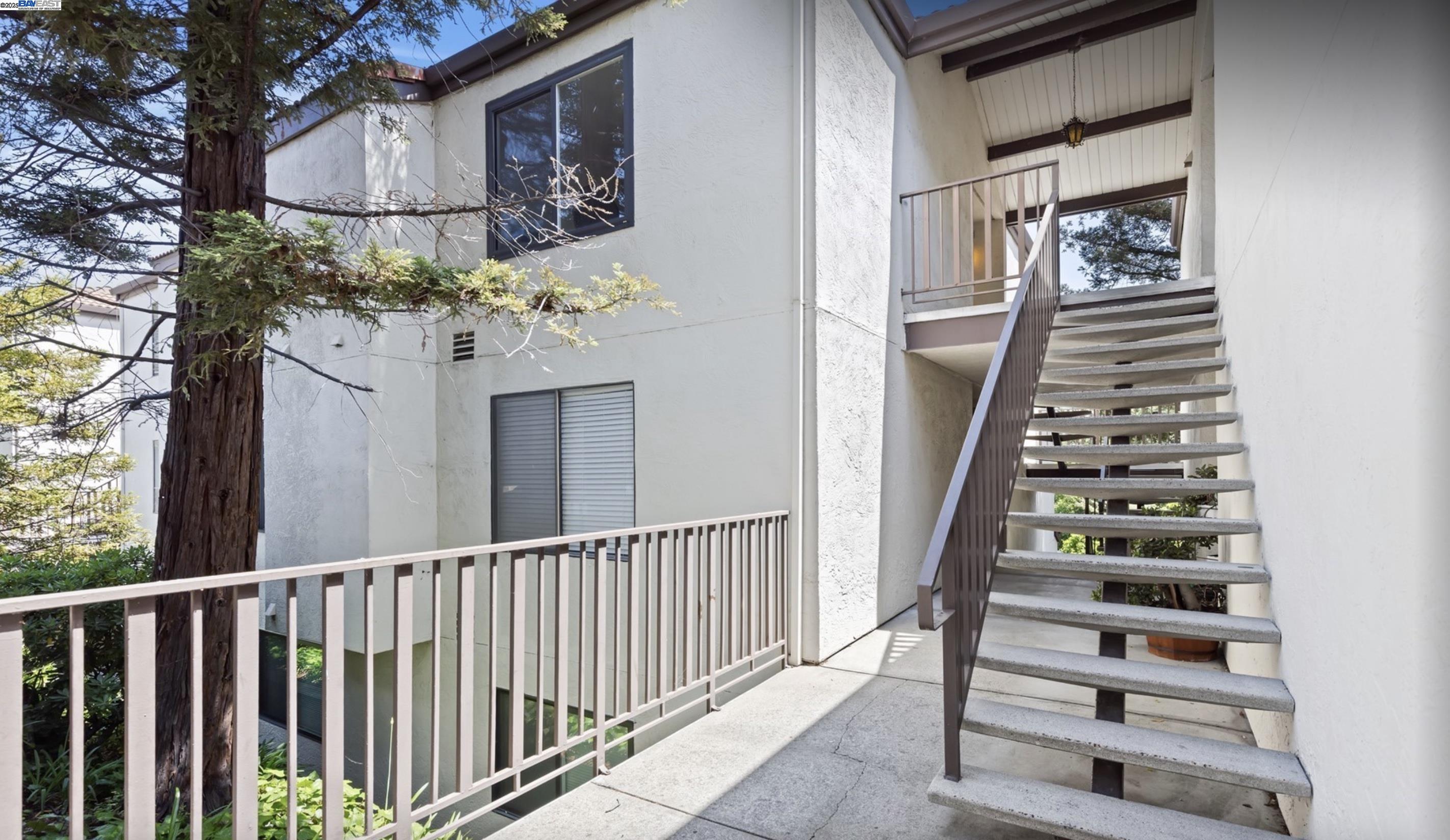 Detail Gallery Image 24 of 36 For 21062 Gary Dr #313,  Hayward,  CA 94546 - 2 Beds | 2 Baths