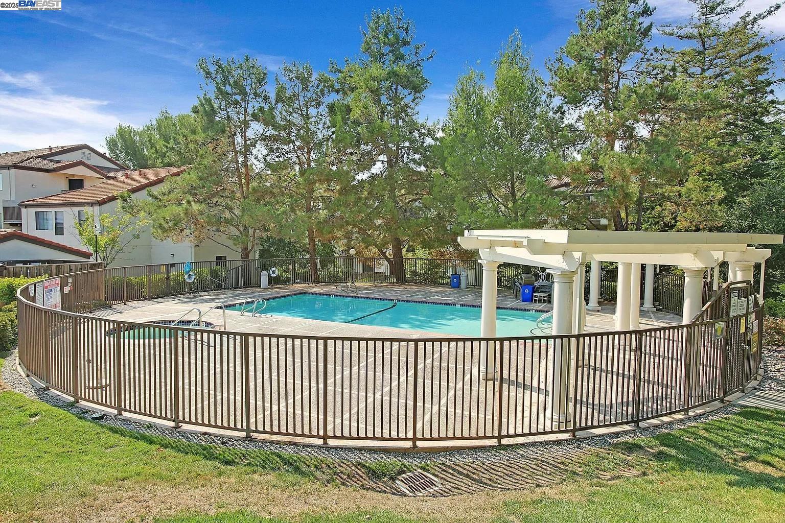 Detail Gallery Image 33 of 36 For 21062 Gary Dr #313,  Hayward,  CA 94546 - 2 Beds | 2 Baths