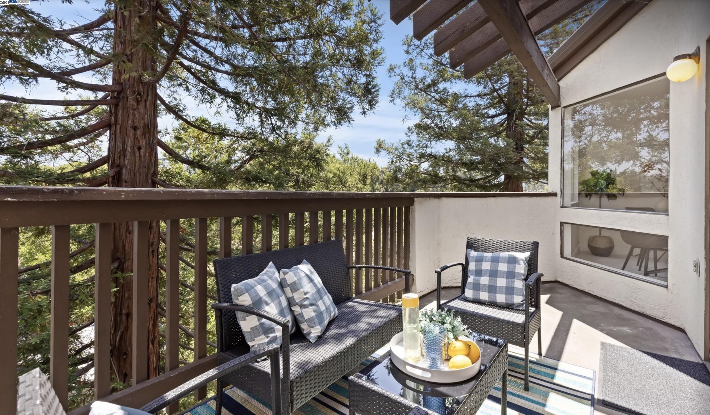 Detail Gallery Image 10 of 36 For 21062 Gary Dr #313,  Hayward,  CA 94546 - 2 Beds | 2 Baths