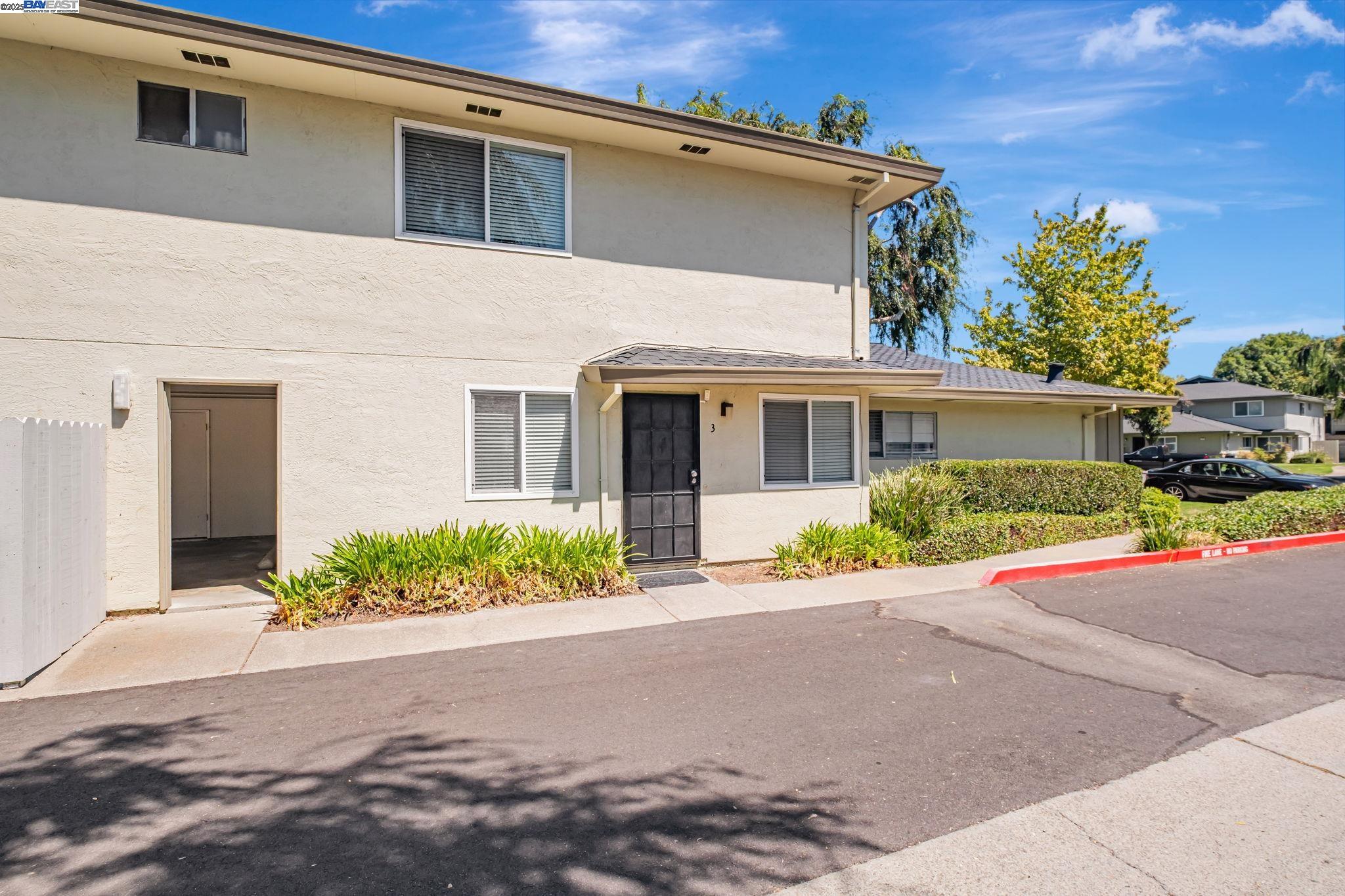 Detail Gallery Image 2 of 28 For 2141 Swan Ct, Union City,  CA 94587 - 2 Beds | 1 Baths