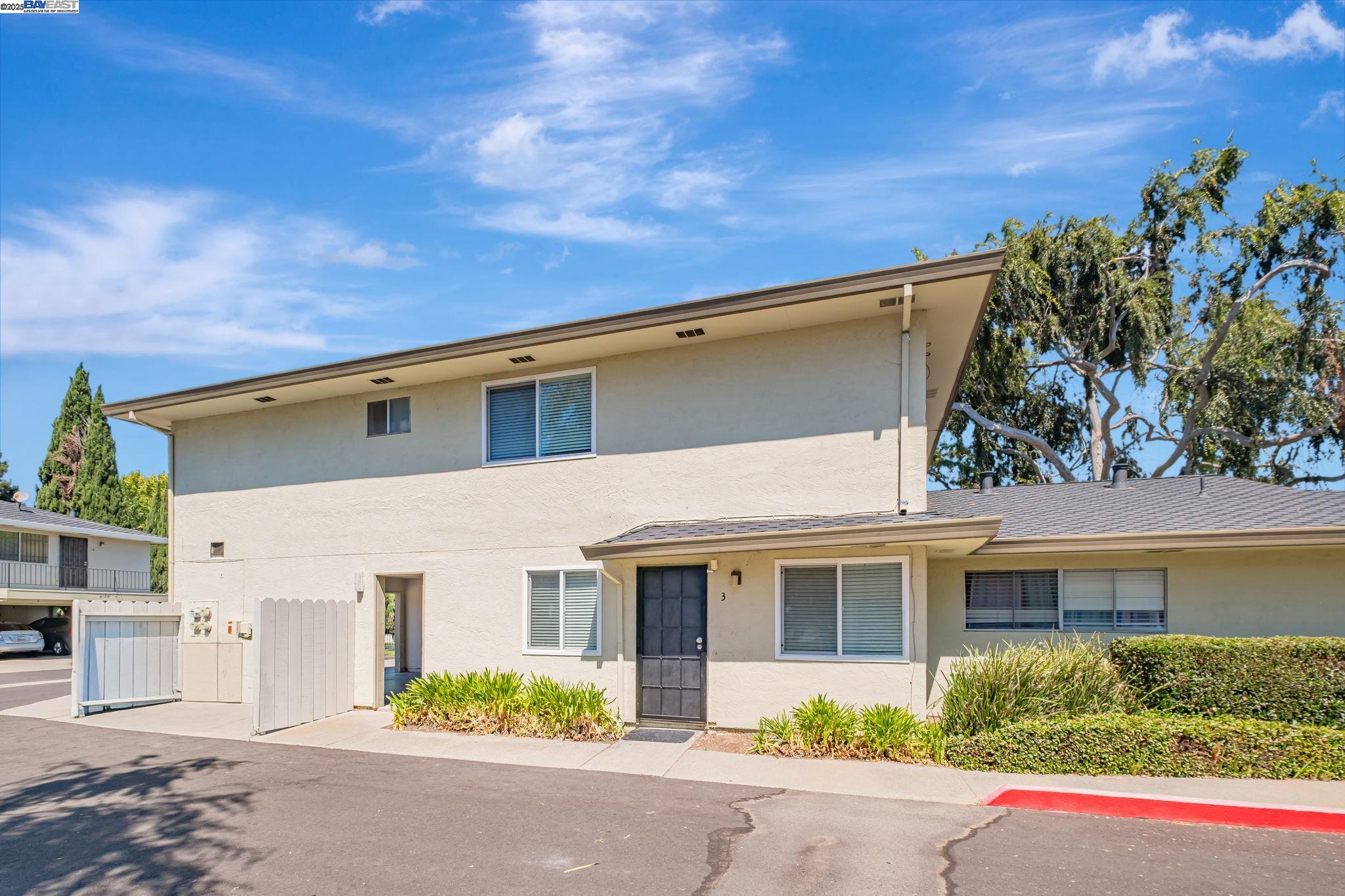 Detail Gallery Image 3 of 28 For 2141 Swan Ct, Union City,  CA 94587 - 2 Beds | 1 Baths