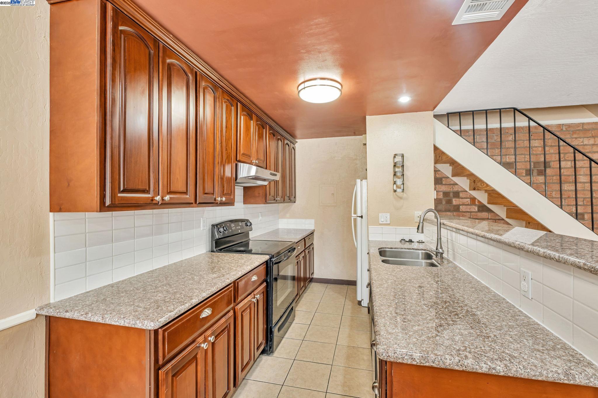 Detail Gallery Image 10 of 28 For 2141 Swan Ct, Union City,  CA 94587 - 2 Beds | 1 Baths