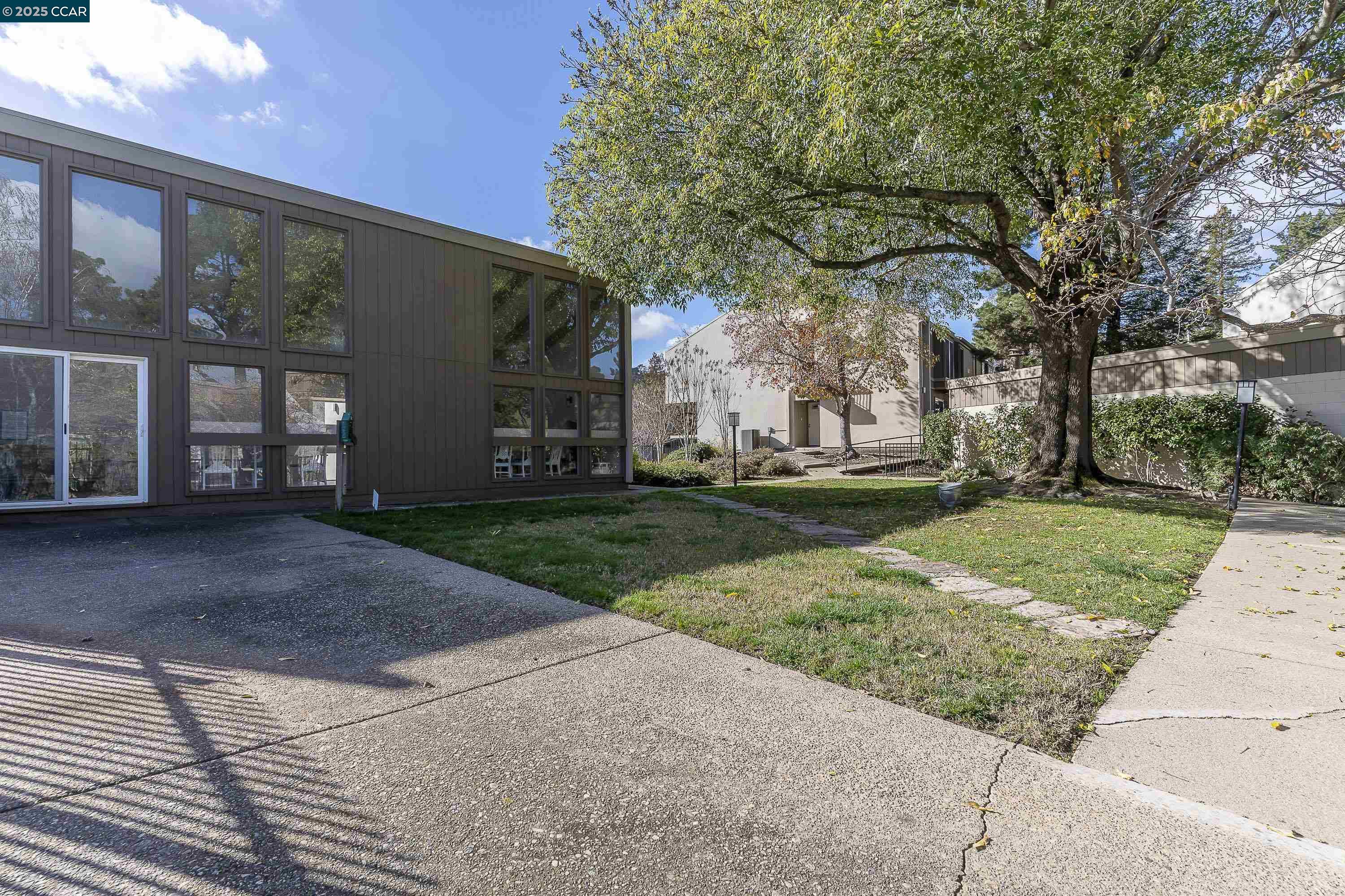 Detail Gallery Image 44 of 50 For 2079 Ascot Dr #240,  Moraga,  CA 94556 - 2 Beds | 2 Baths