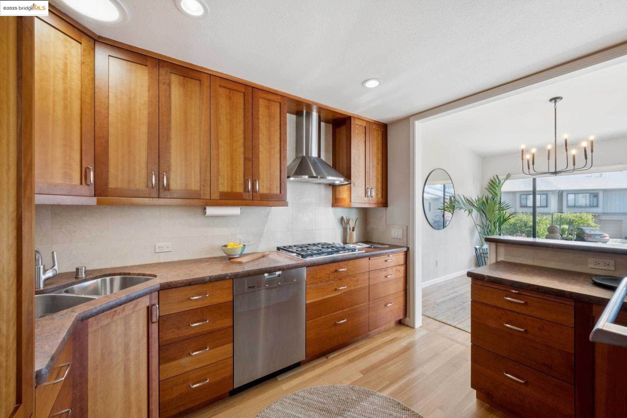 Photo #11: 41109801 Listing: Photo #11
