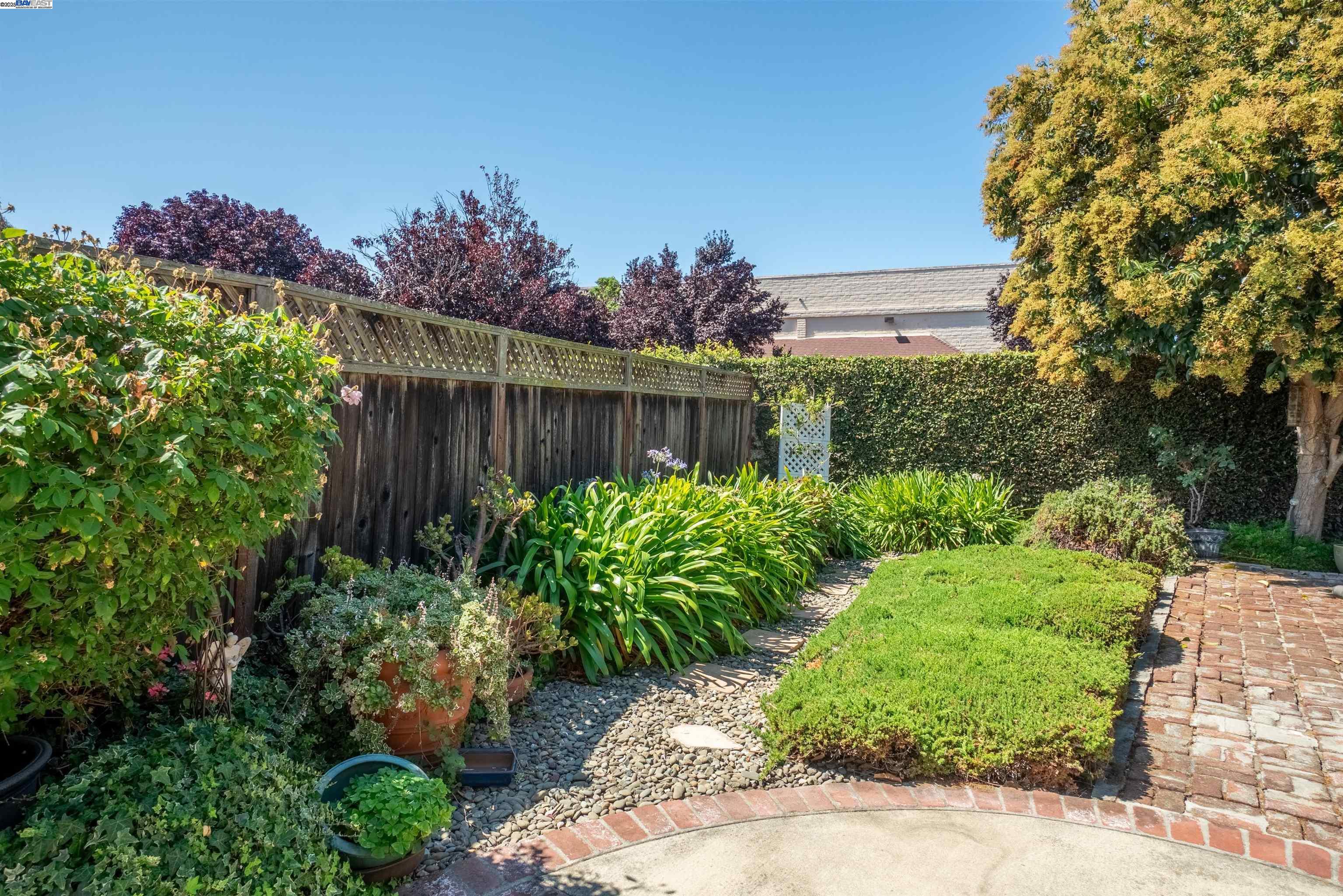 Detail Gallery Image 31 of 38 For 24757 Pear St, Hayward,  CA 94545 - 3 Beds | 2 Baths