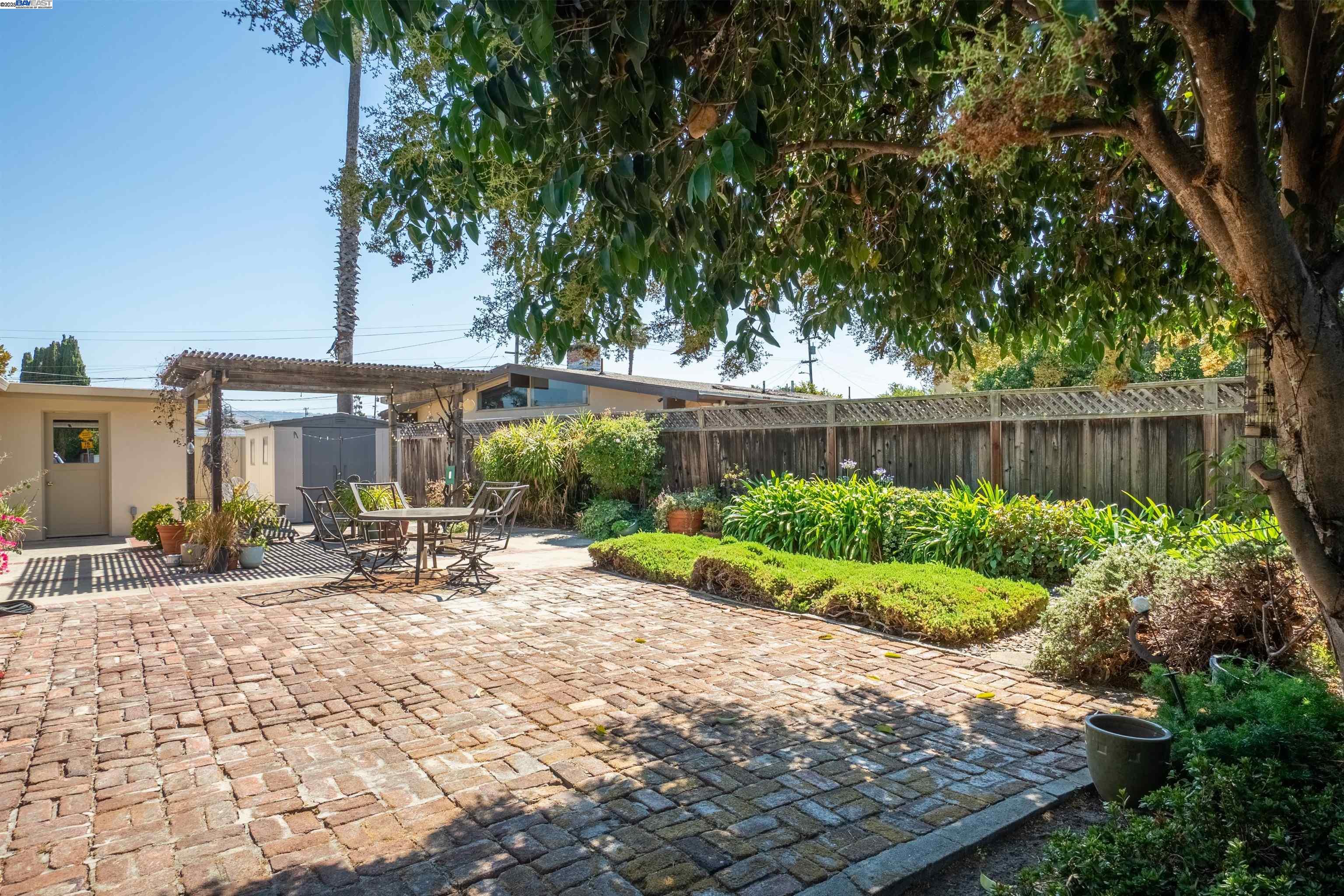 Detail Gallery Image 33 of 38 For 24757 Pear St, Hayward,  CA 94545 - 3 Beds | 2 Baths