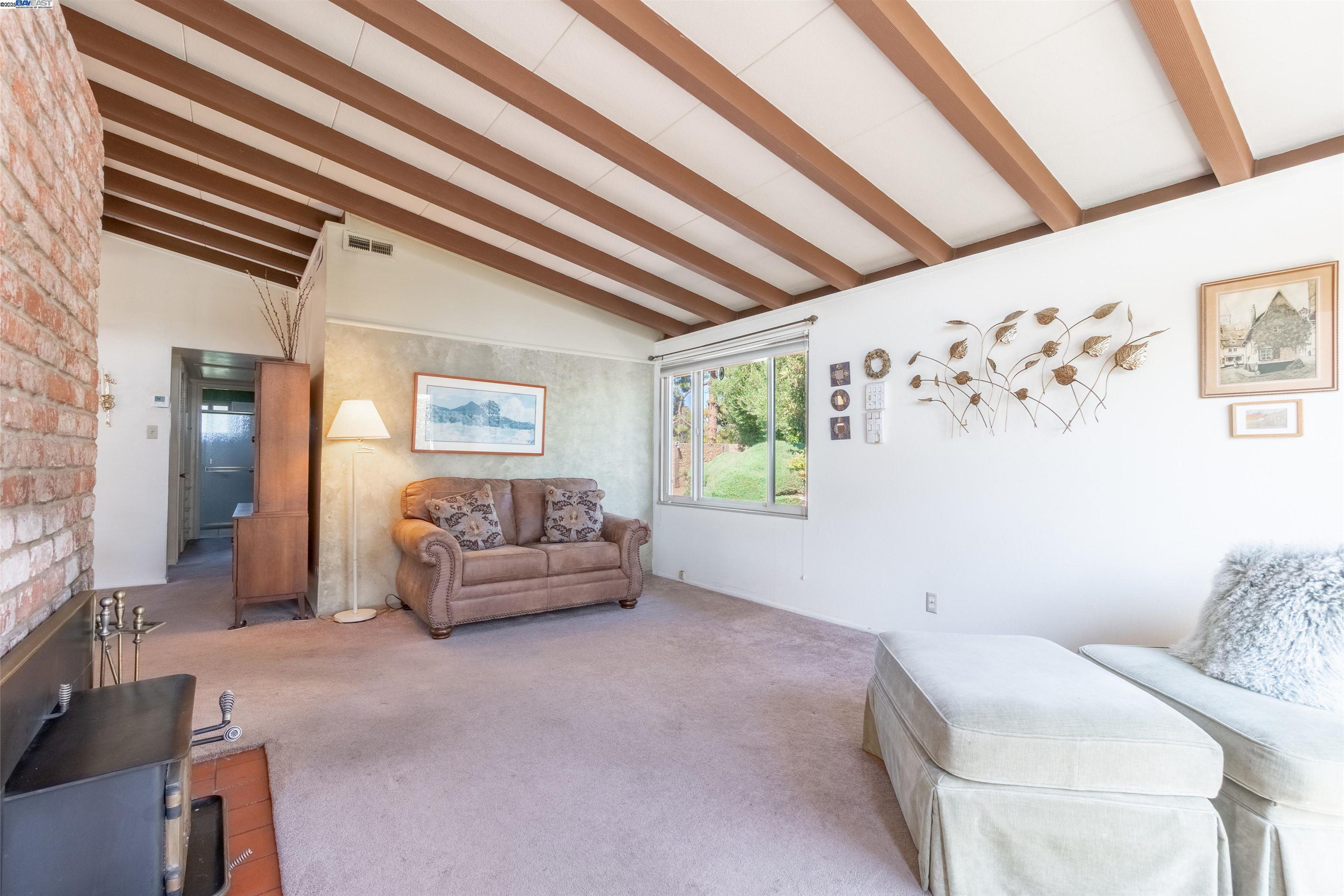 Detail Gallery Image 5 of 38 For 24757 Pear St, Hayward,  CA 94545 - 3 Beds | 2 Baths