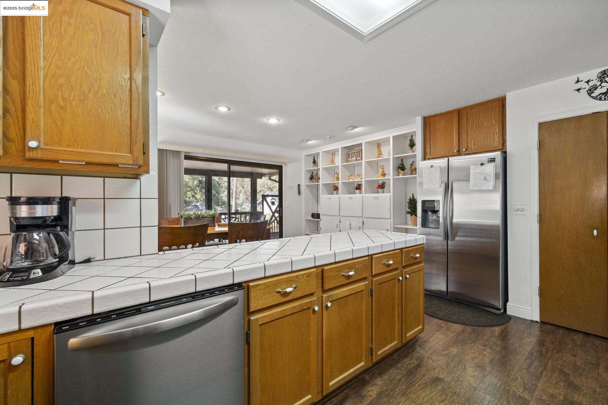 Detail Gallery Image 13 of 60 For 20747 Rising Hill Cir, Groveland,  CA 95321 - 3 Beds | 2 Baths