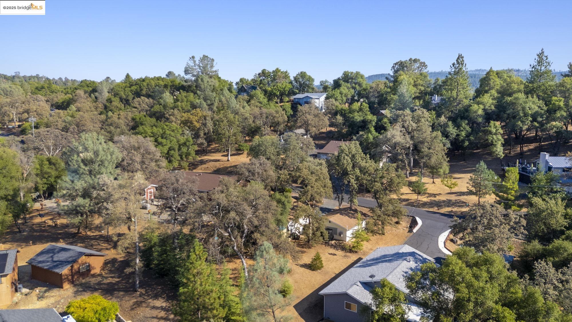 Detail Gallery Image 39 of 60 For 20747 Rising Hill Cir, Groveland,  CA 95321 - 3 Beds | 2 Baths