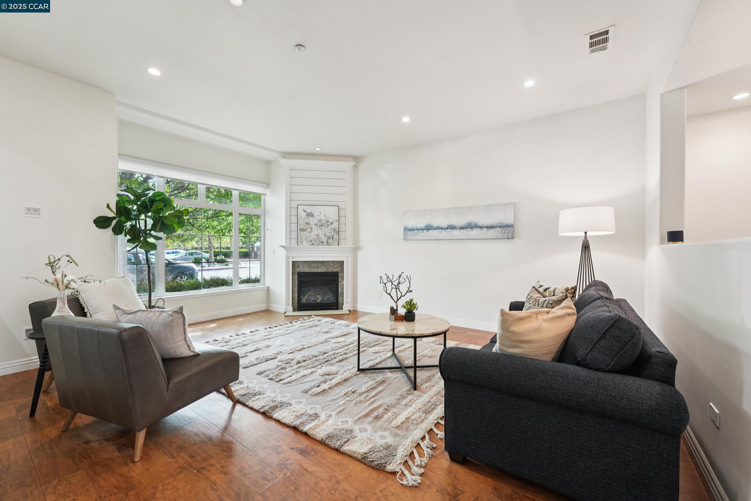Photo #2: 41109807 Listing 