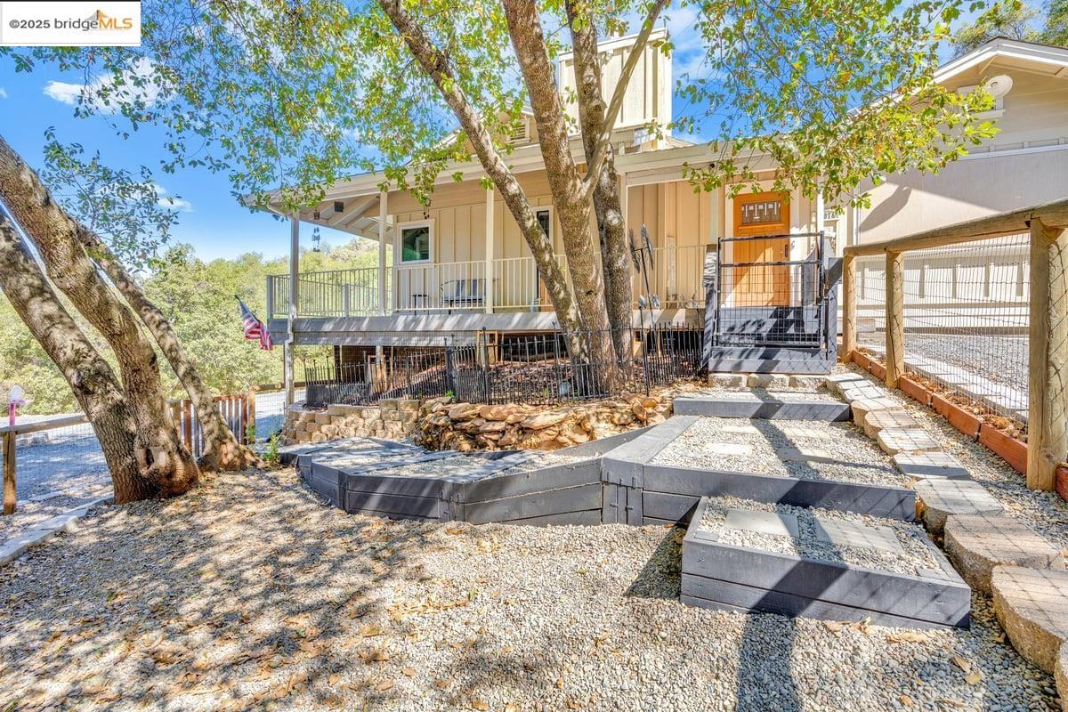 Detail Gallery Image 1 of 56 For 10870 Buck Brush Dr, Jamestown,  CA 95327 - 3 Beds | 3/1 Baths