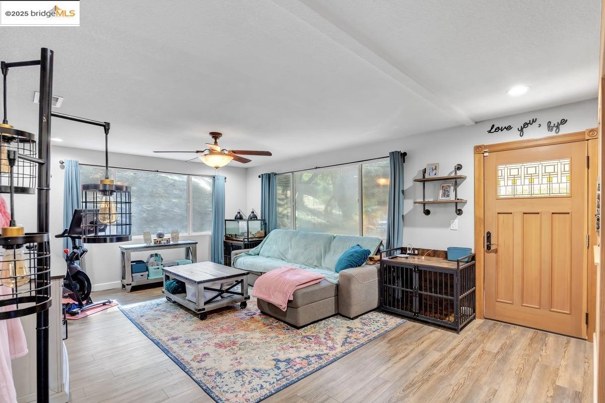 Detail Gallery Image 3 of 56 For 10870 Buck Brush Dr, Jamestown,  CA 95327 - 3 Beds | 3/1 Baths