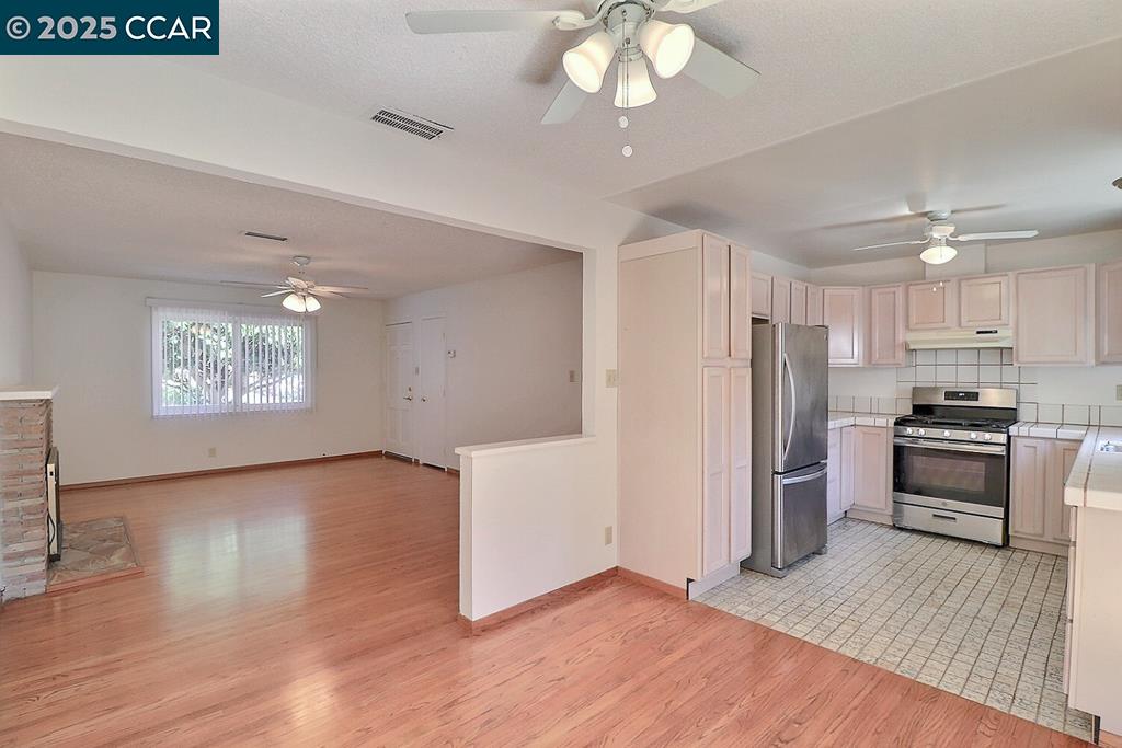 Detail Gallery Image 16 of 56 For 2465 Buena Vista Ave, Walnut Creek,  CA 94597 - – Beds | – Baths