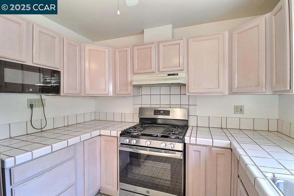 Detail Gallery Image 18 of 56 For 2465 Buena Vista Ave, Walnut Creek,  CA 94597 - – Beds | – Baths