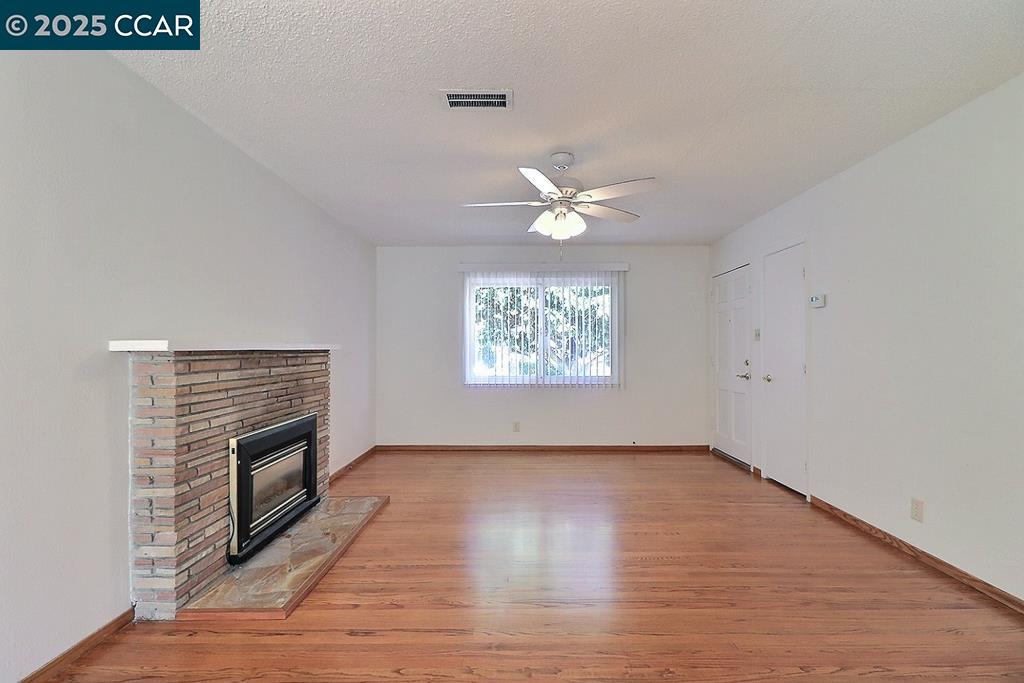Detail Gallery Image 21 of 56 For 2465 Buena Vista Ave, Walnut Creek,  CA 94597 - – Beds | – Baths