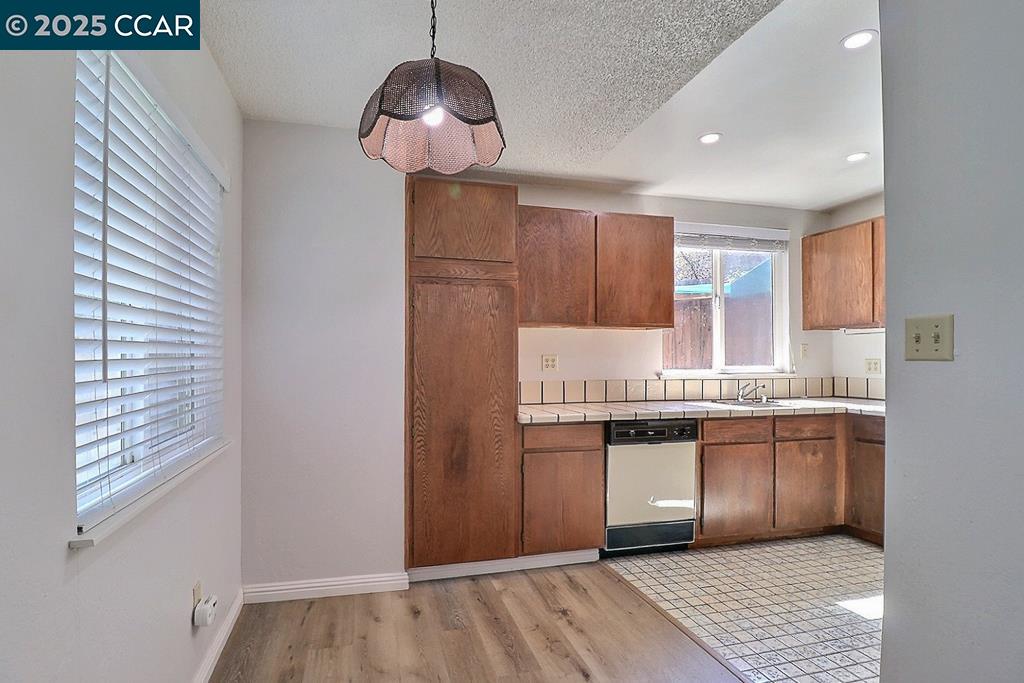 Detail Gallery Image 32 of 56 For 2465 Buena Vista Ave, Walnut Creek,  CA 94597 - – Beds | – Baths