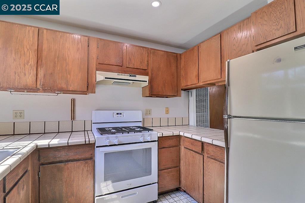 Detail Gallery Image 34 of 56 For 2465 Buena Vista Ave, Walnut Creek,  CA 94597 - – Beds | – Baths
