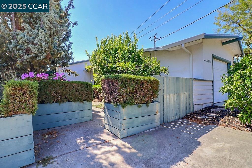 Detail Gallery Image 48 of 56 For 2465 Buena Vista Ave, Walnut Creek,  CA 94597 - – Beds | – Baths