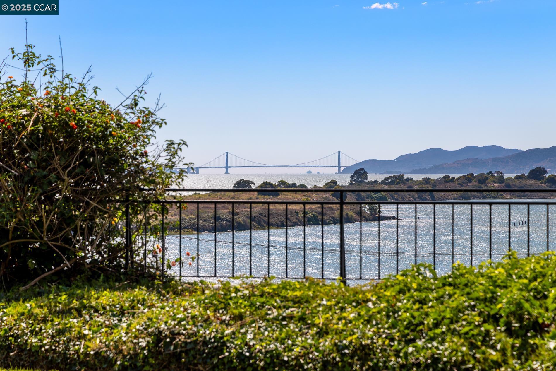 Detail Gallery Image 26 of 33 For 555 Pierce St #209,  Albany,  CA 94706 - 1 Beds | 2 Baths