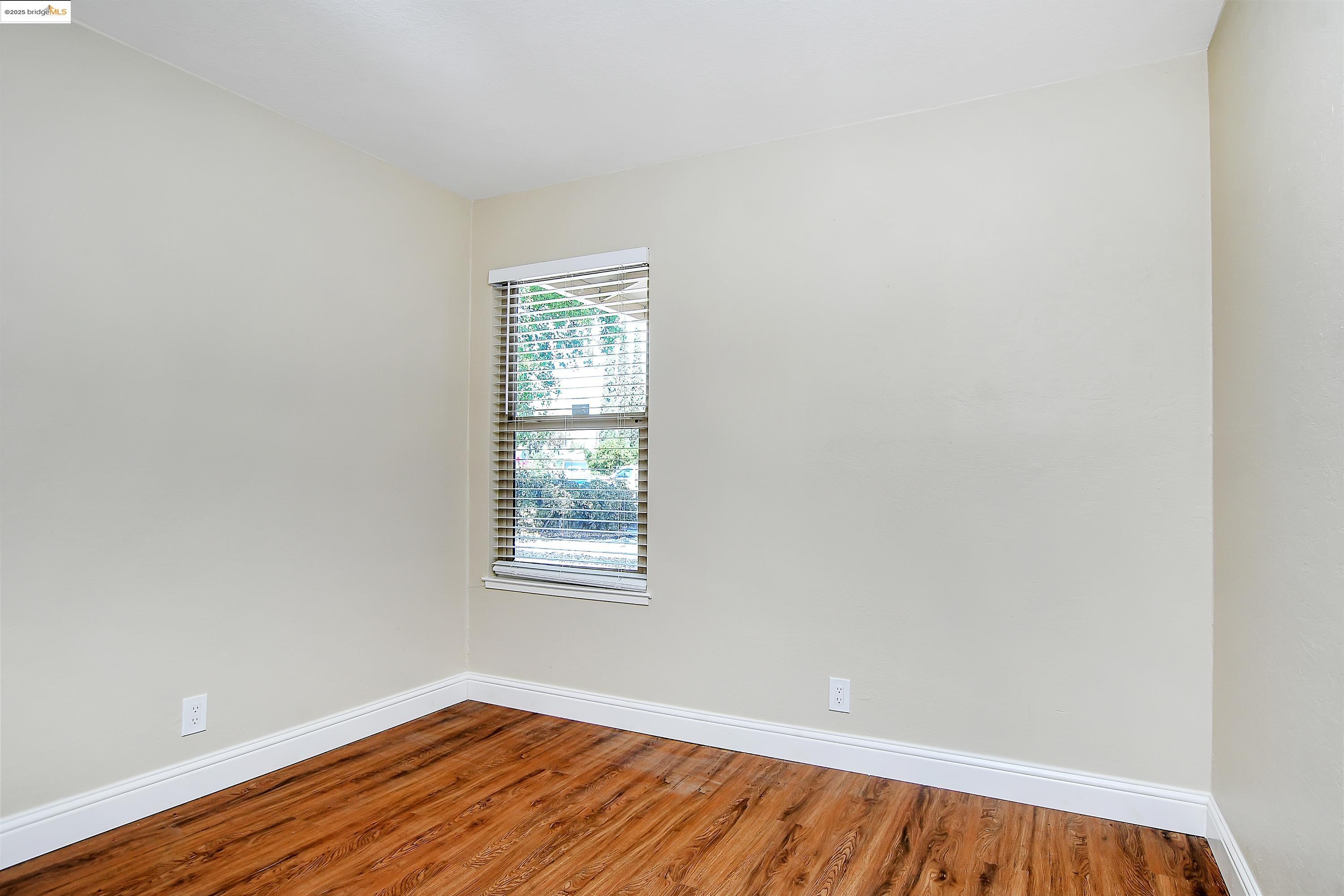 Detail Gallery Image 11 of 29 For 7 Marlin Dr, Pittsburg,  CA 94565 - 4 Beds | 2 Baths