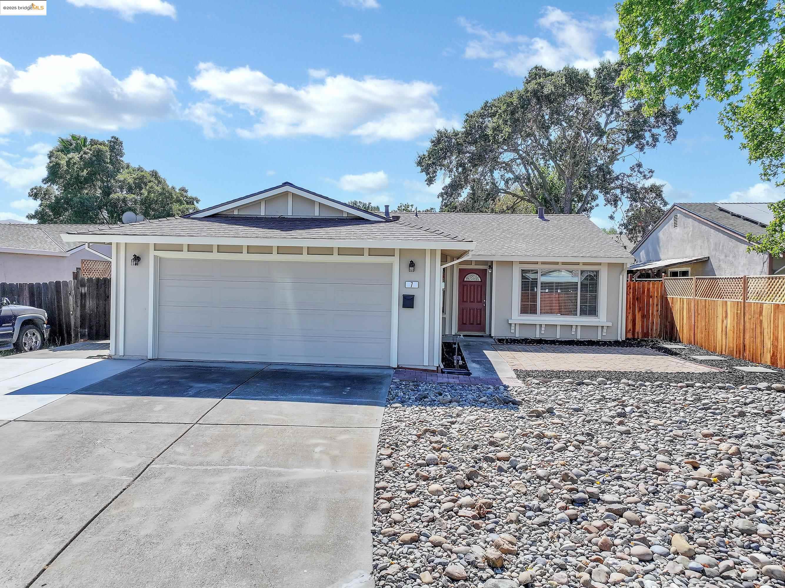 Detail Gallery Image 14 of 29 For 7 Marlin Dr, Pittsburg,  CA 94565 - 4 Beds | 2 Baths