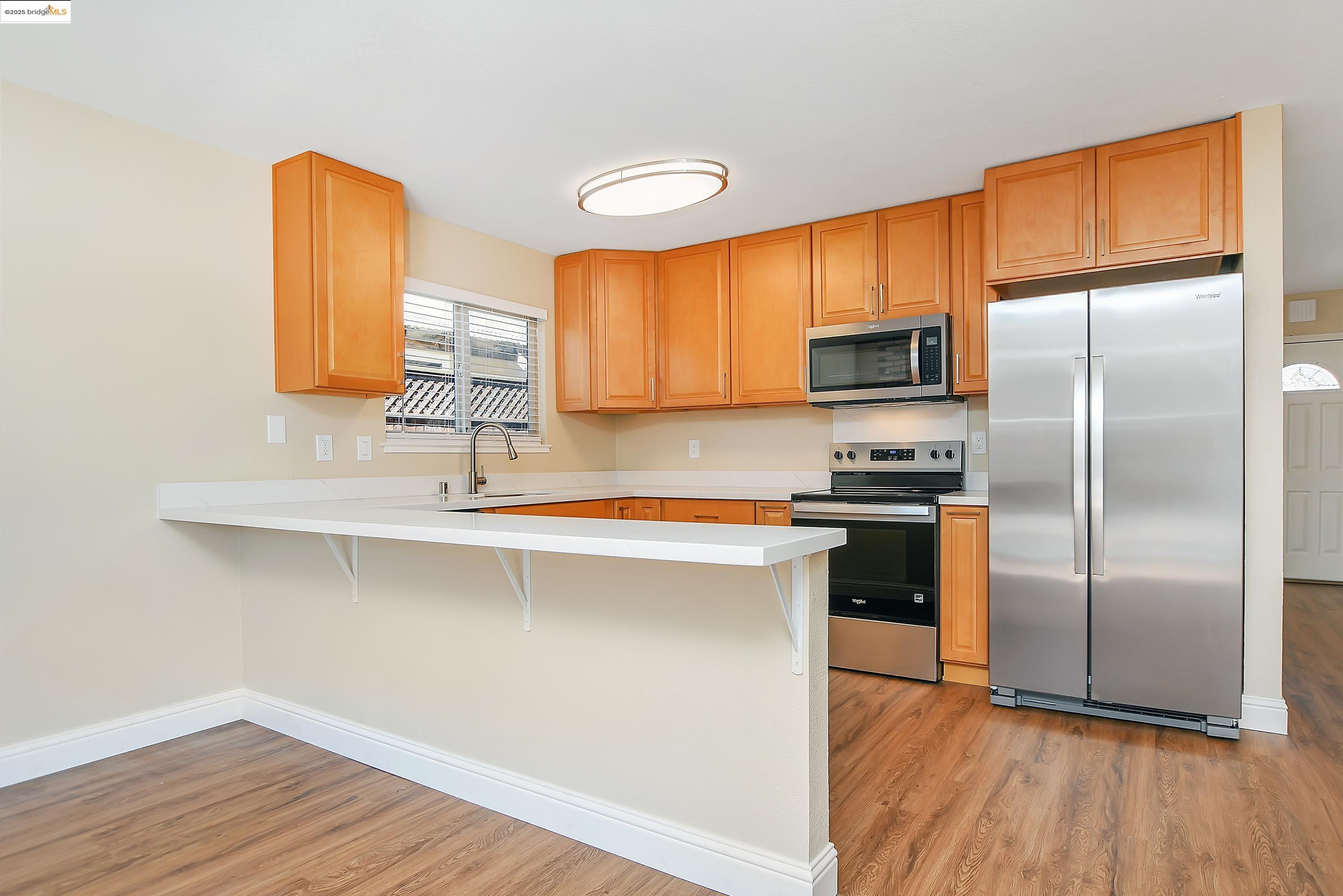 Detail Gallery Image 4 of 29 For 7 Marlin Dr, Pittsburg,  CA 94565 - 4 Beds | 2 Baths
